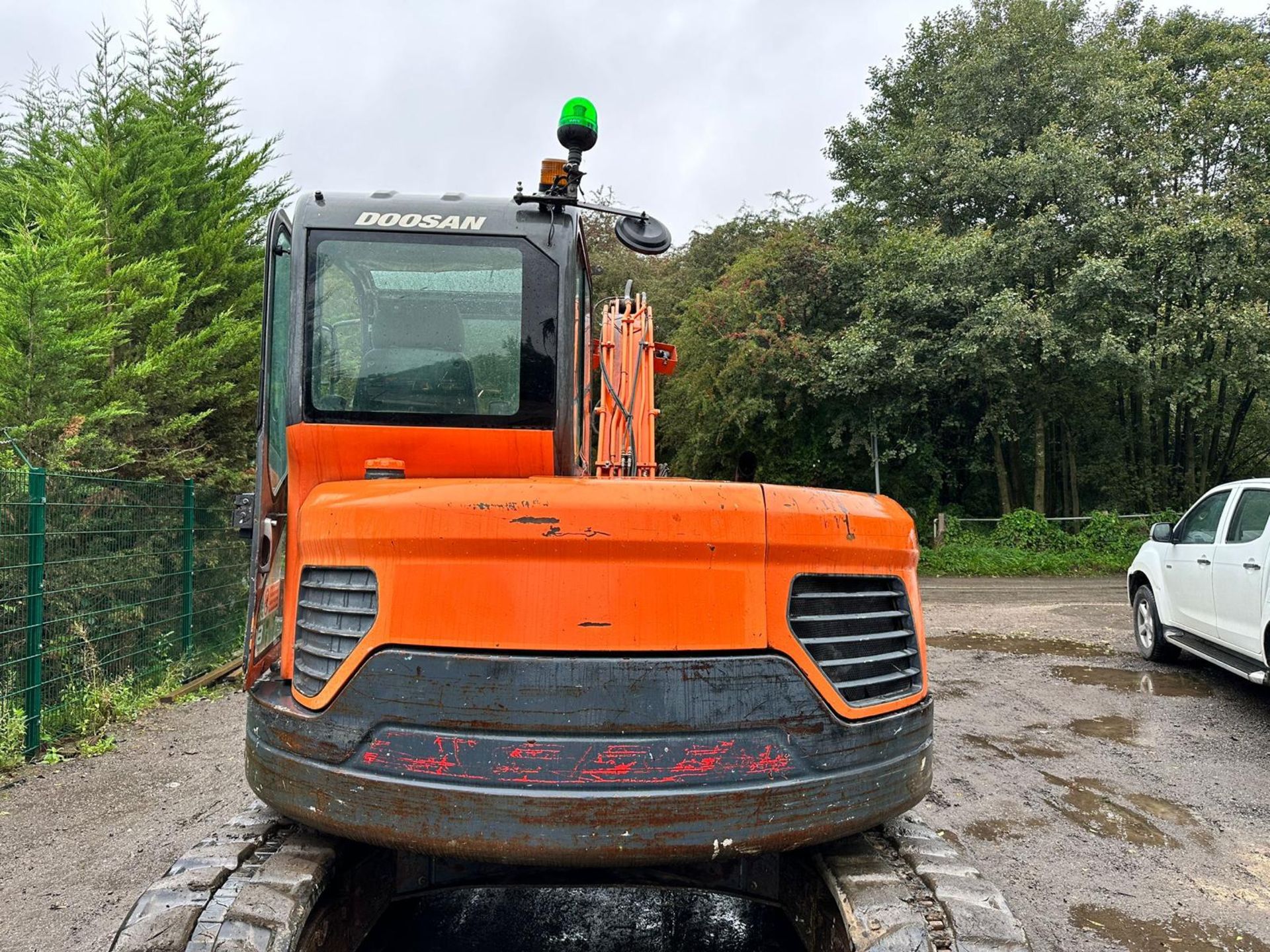 2012 DOOSAN DX80R EXCAVATOR WITH 5 TINE ORANGE PEEL GRAB *PLUS VAT* - Image 9 of 23