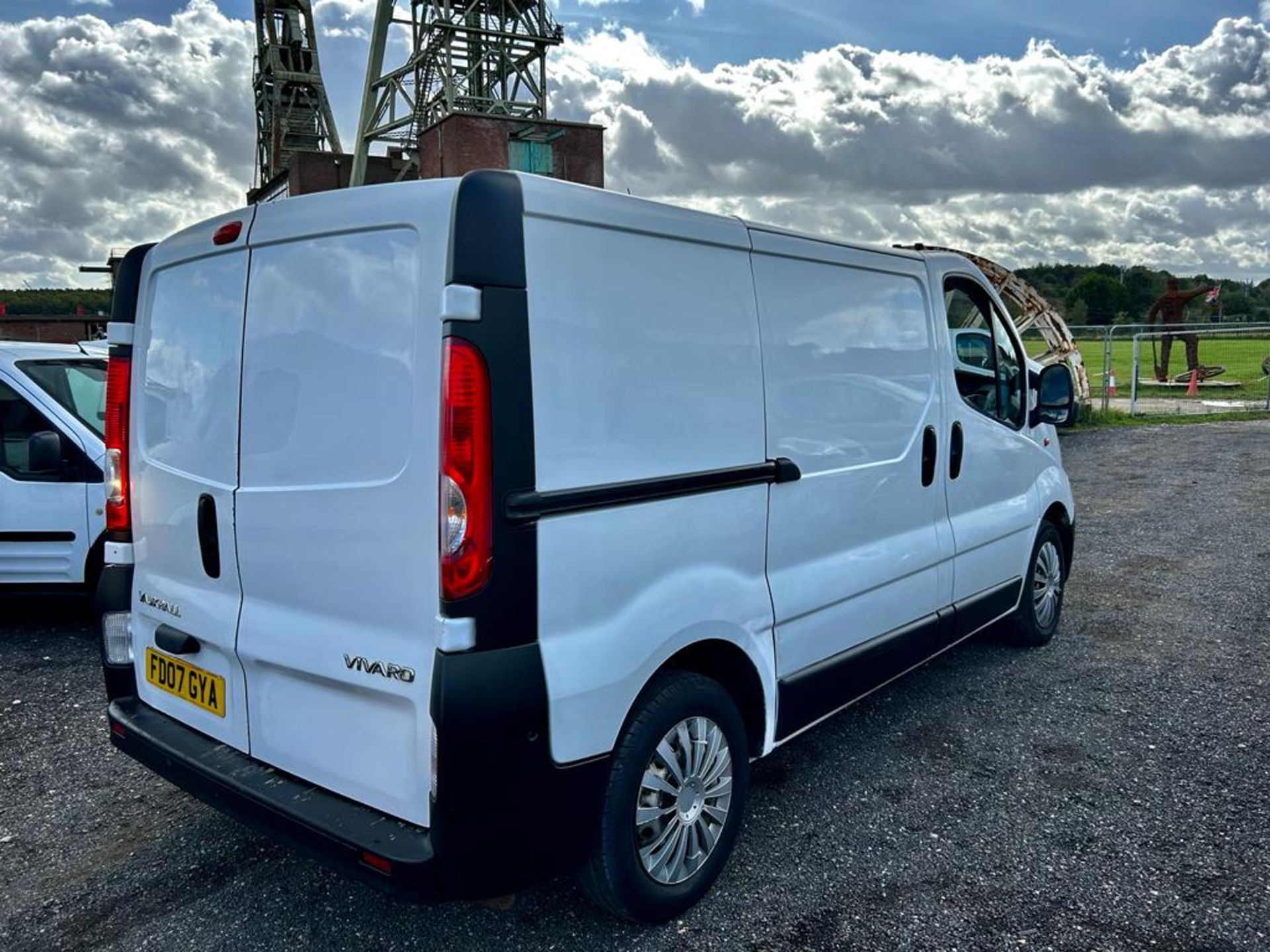 2007 VAUXHALL VIVARO 2900 CDTI SWB WHITE PANEL VAN *NO VAT* - Image 9 of 12