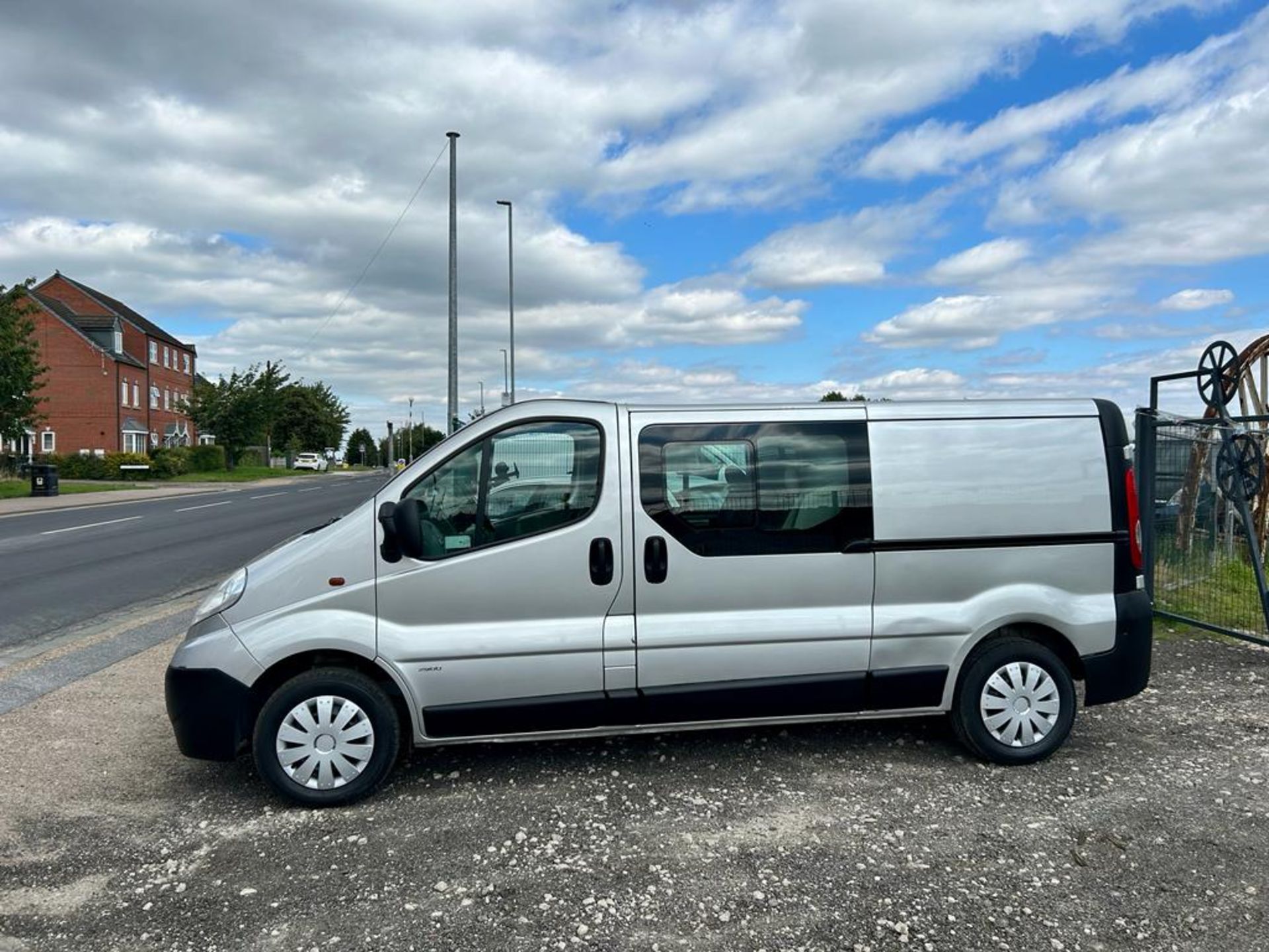 2013 VAUXHALL VIVARO 2900 COMBI CDTI LWB SILVER VAN DERIVED CAR *NO VAT* - Image 4 of 11