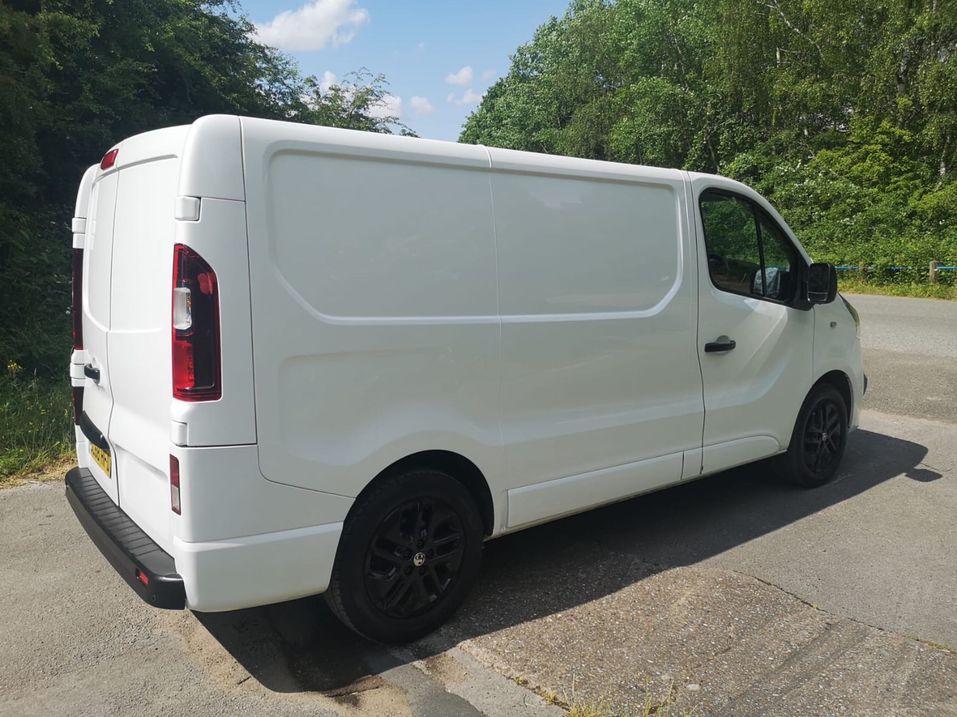 2018/68 REG VAUXHALL VIVARO 2700 LE NAV CDTI BT S/S 1.6 DIESEL PANEL VAN, SHOWING 1 FORMER KEEPER - Image 4 of 17