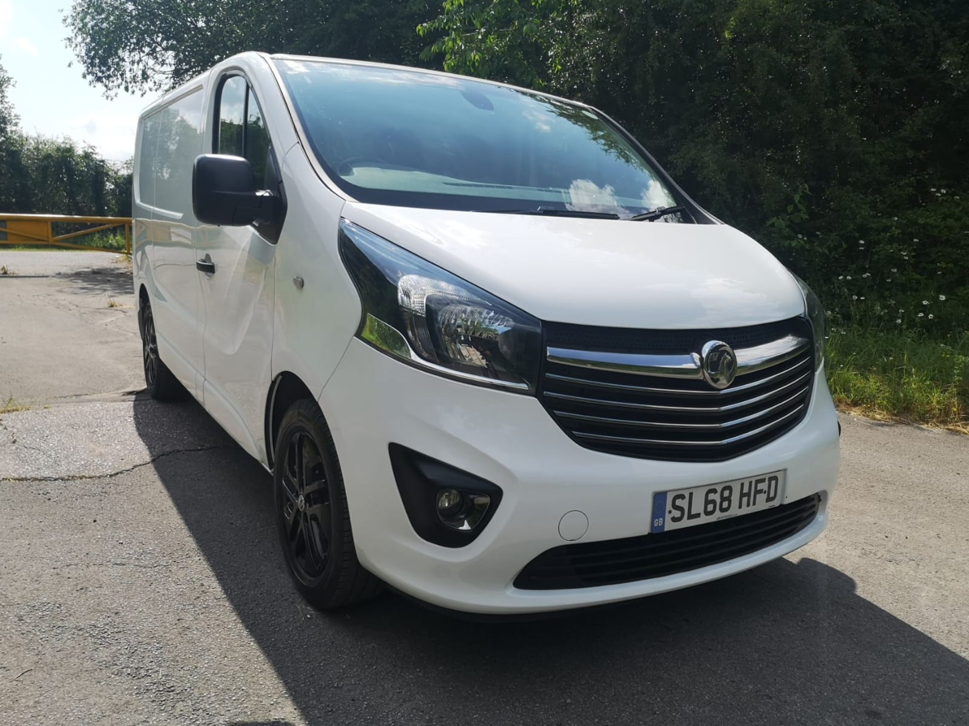 2018/68 REG VAUXHALL VIVARO 2700 LE NAV CDTI BT S/S 1.6 DIESEL PANEL VAN, SHOWING 1 FORMER KEEPER - Image 2 of 17