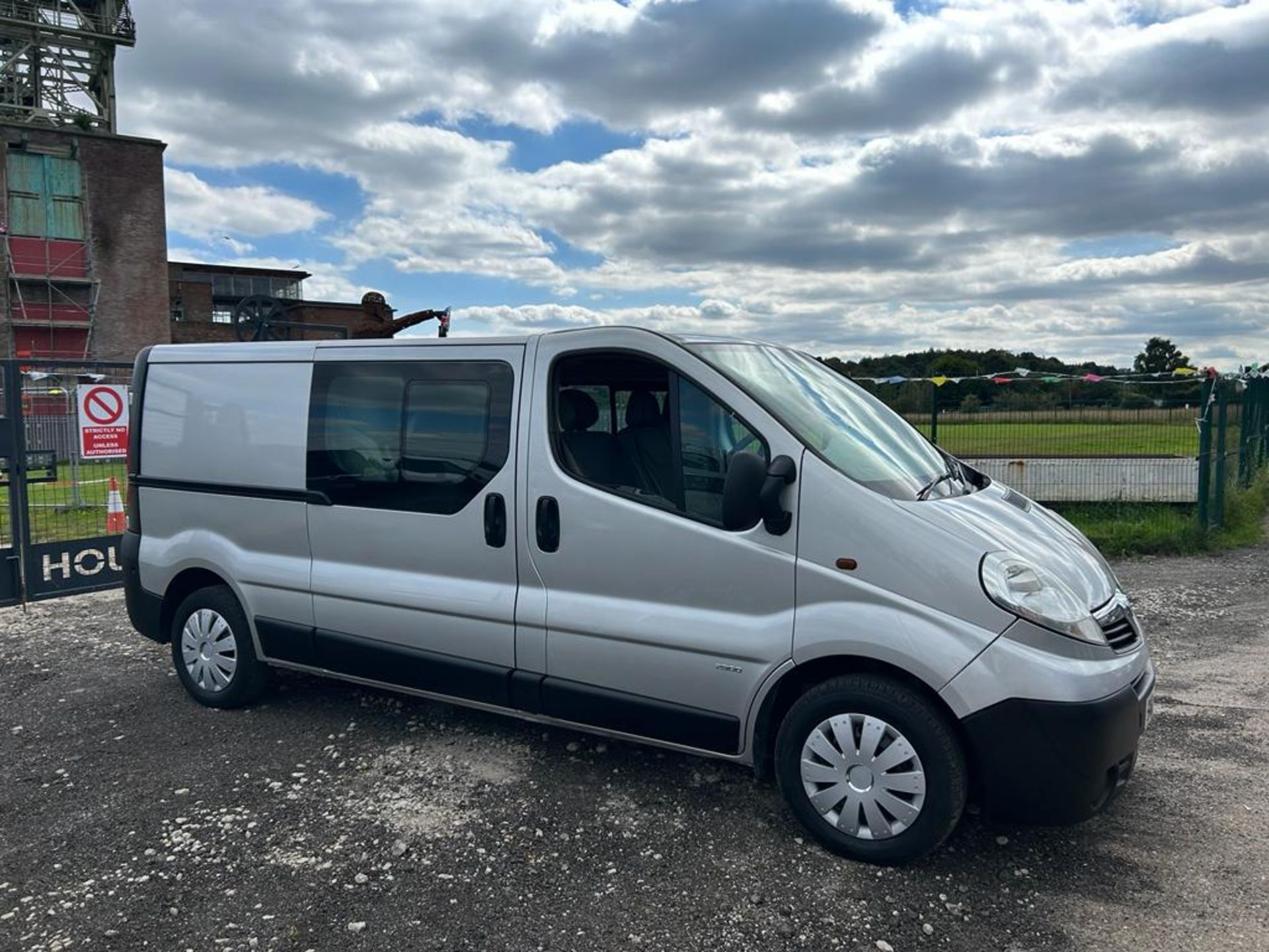 2013 VAUXHALL VIVARO 2900 COMBI CDTI LWB SILVER VAN DERIVED CAR *NO VAT*