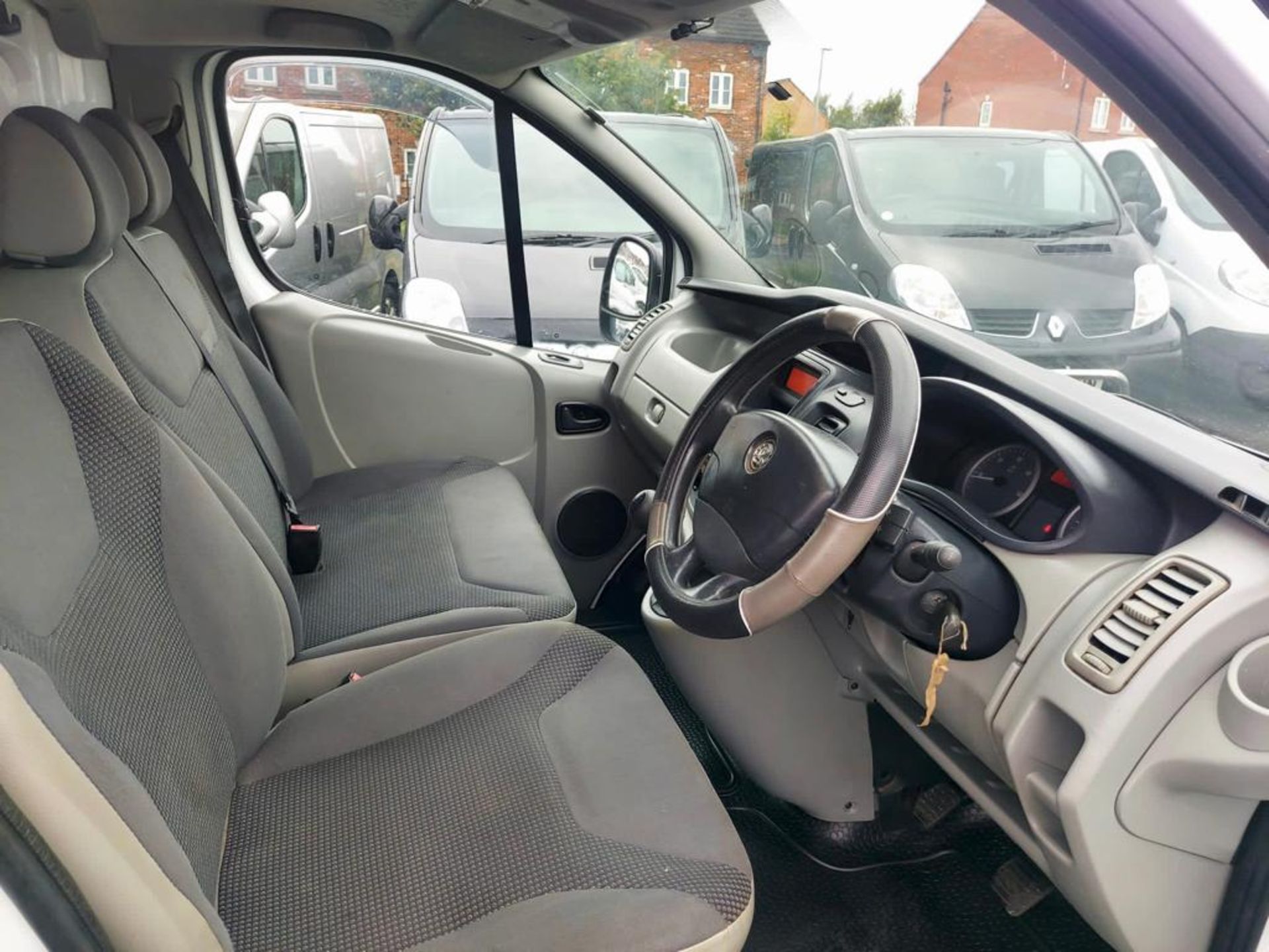 2012 VAUXHALL VIVARO 2700 CDTI 113 SWB WHITE PANEL VAN *NO VAT* - Image 10 of 14