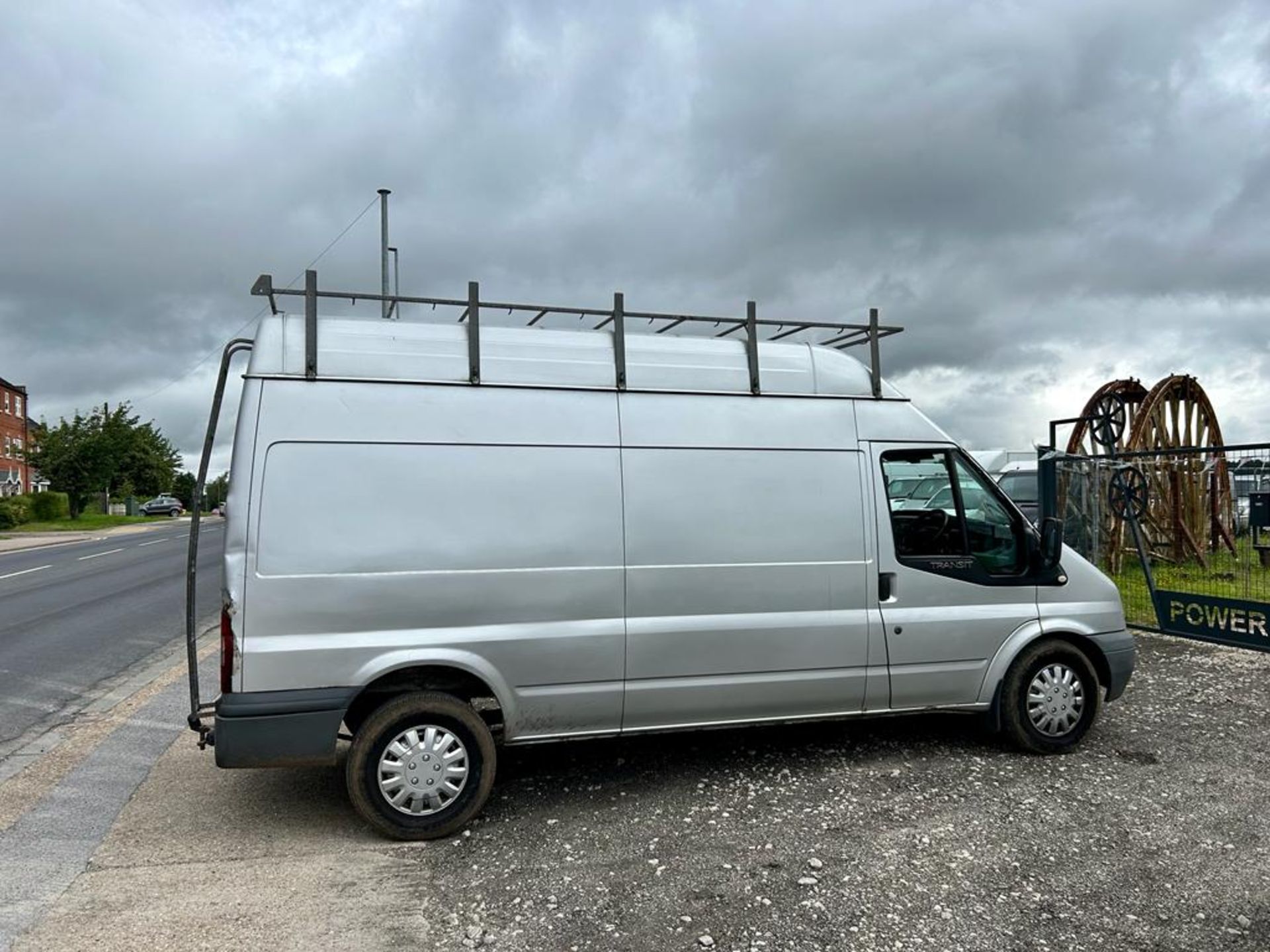 2011 FORD TRANSIT 100 T350L RWD SILVER PANEL VAN *NO VAT* - Image 8 of 12