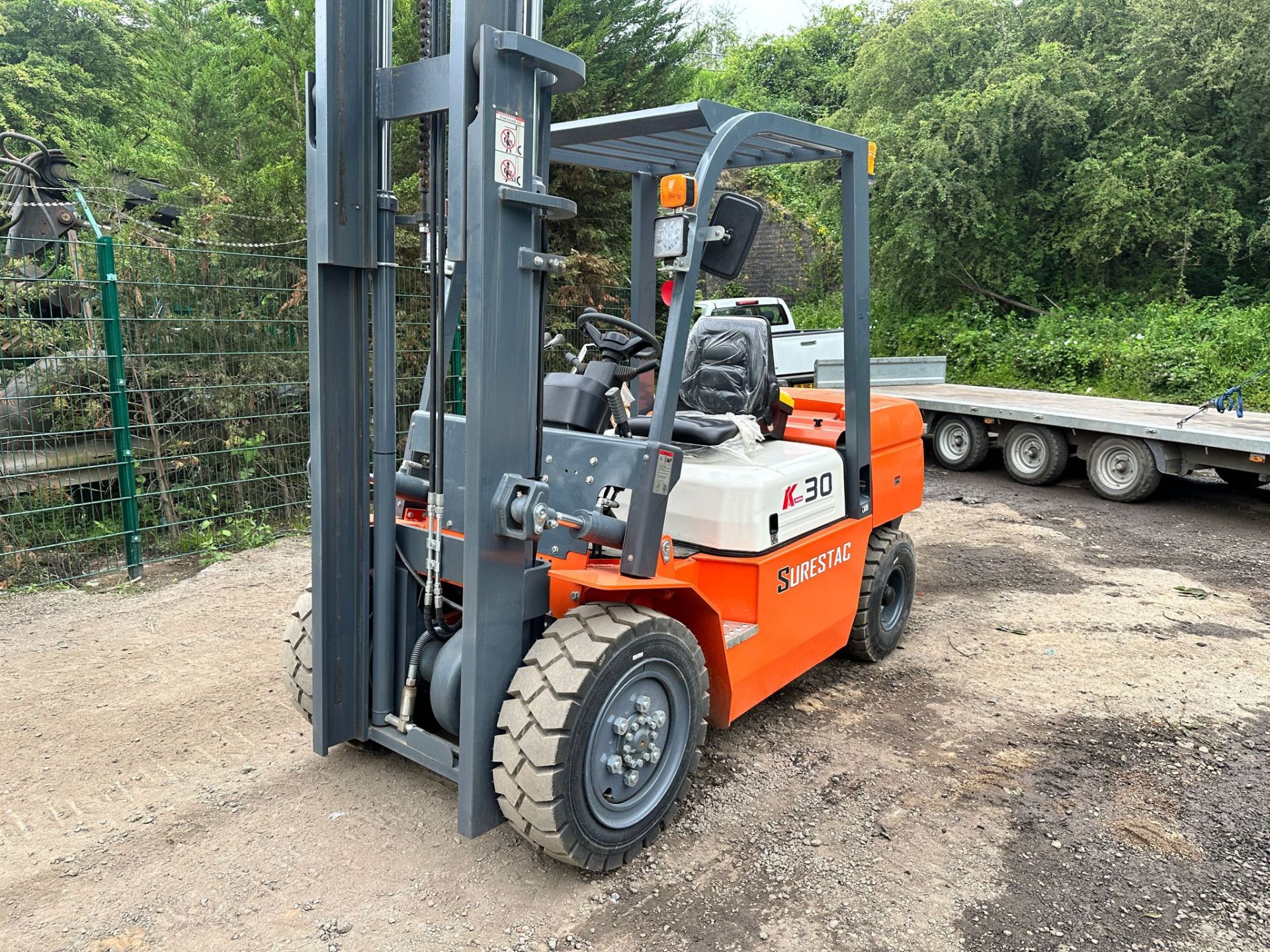 NEW/UNUSED 2023 SURESTAC K30 3 TON DIESEL FORKLIFT *PLUS VAT* - Image 7 of 18