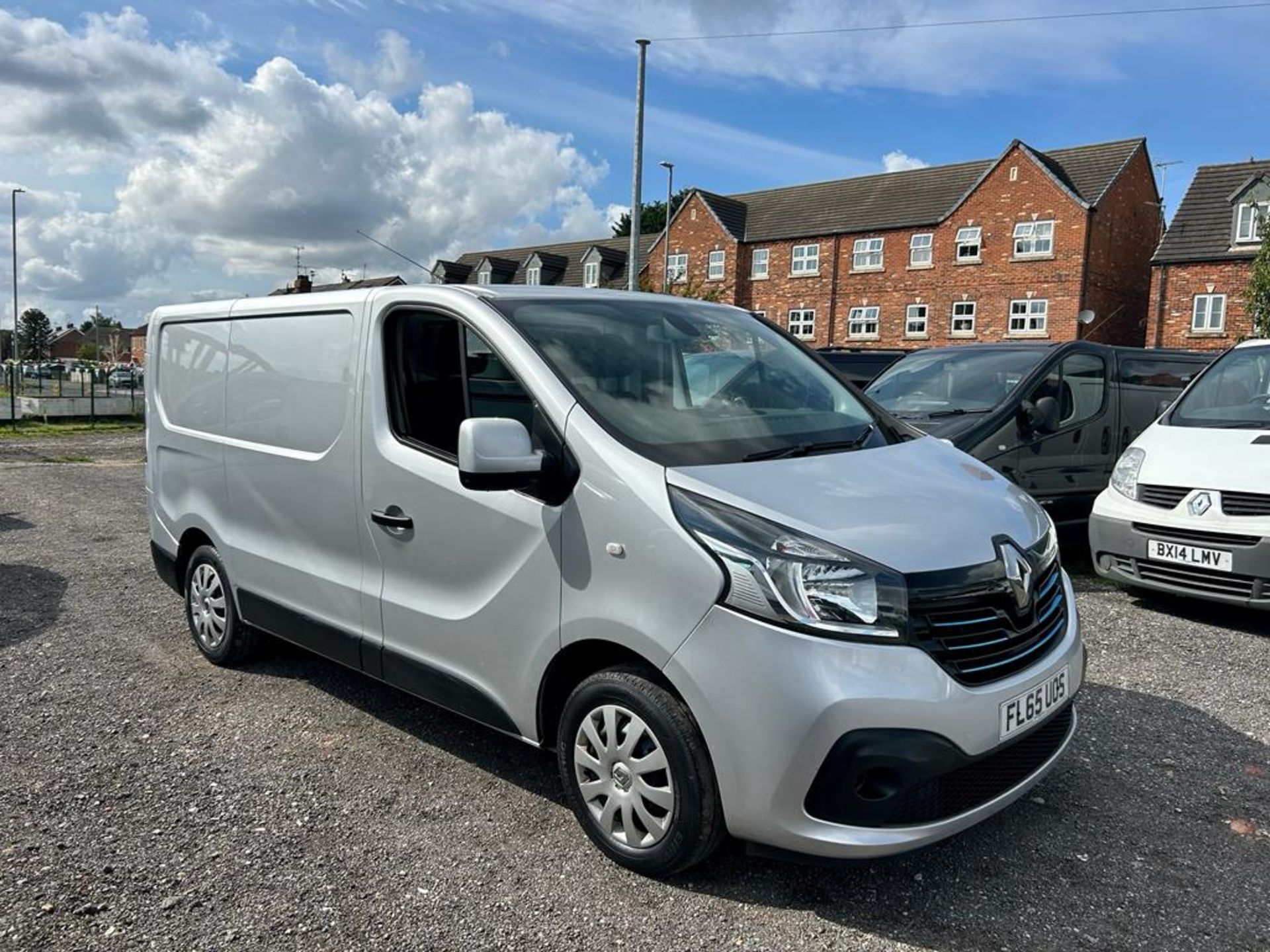 2015 RENAULT TRAFIC SL27 SPORT ENERGY DCI SILVER PANEL VAN *NO VAT*