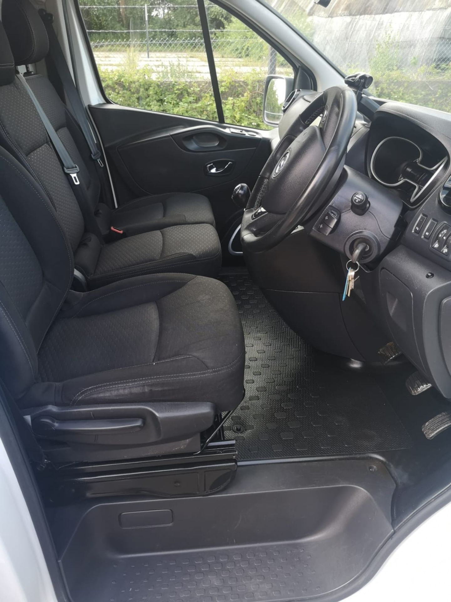 2018/68 REG VAUXHALL VIVARO 2700 LE NAV CDTI BT S/S 1.6 DIESEL PANEL VAN, SHOWING 1 FORMER KEEPER - Image 12 of 17