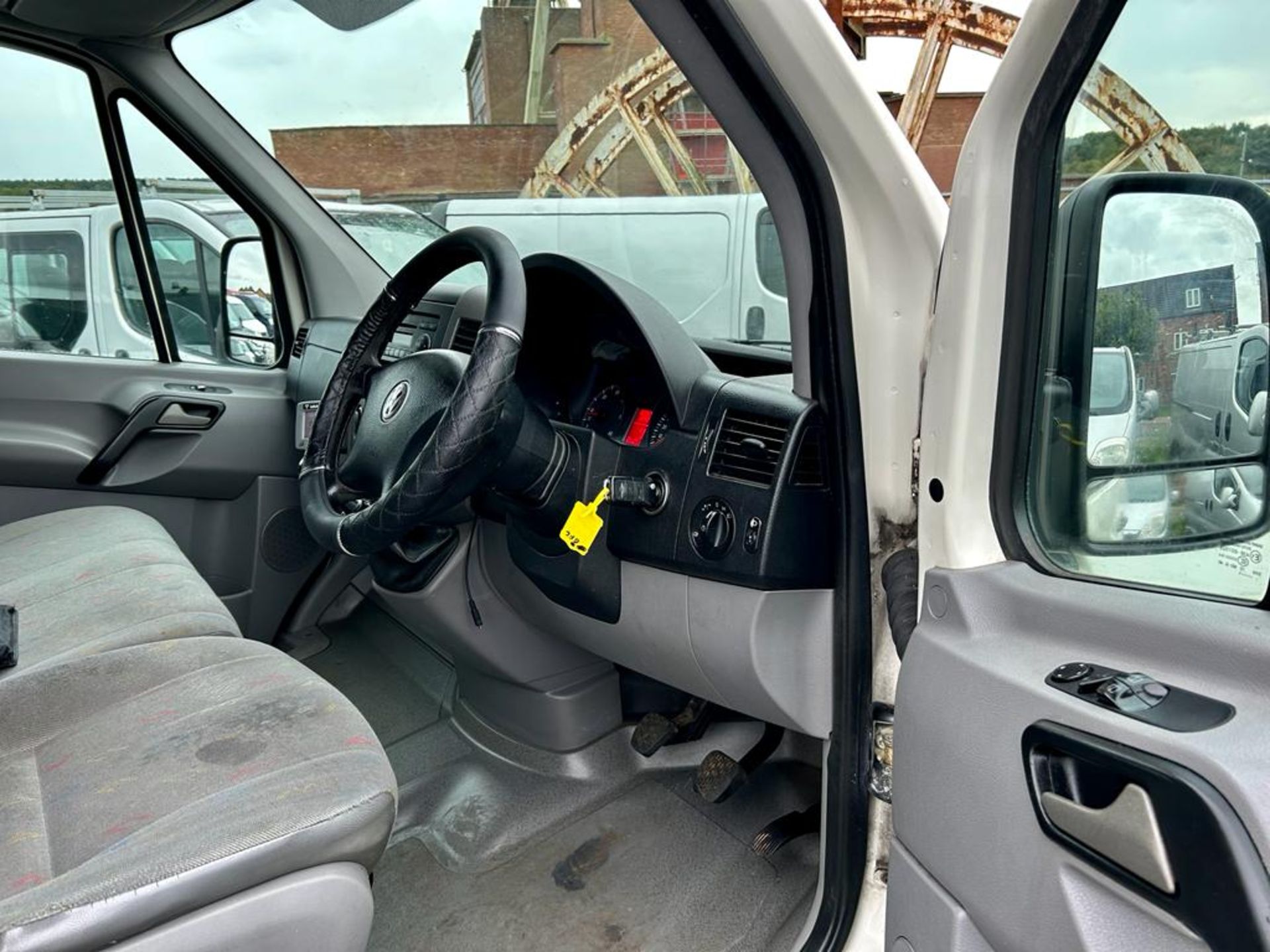 2011 VOLKSWAGEN CRAFTER 35 BLUE TDI 108 M WHITE PANEL VAN *NO VAT* - Image 9 of 12