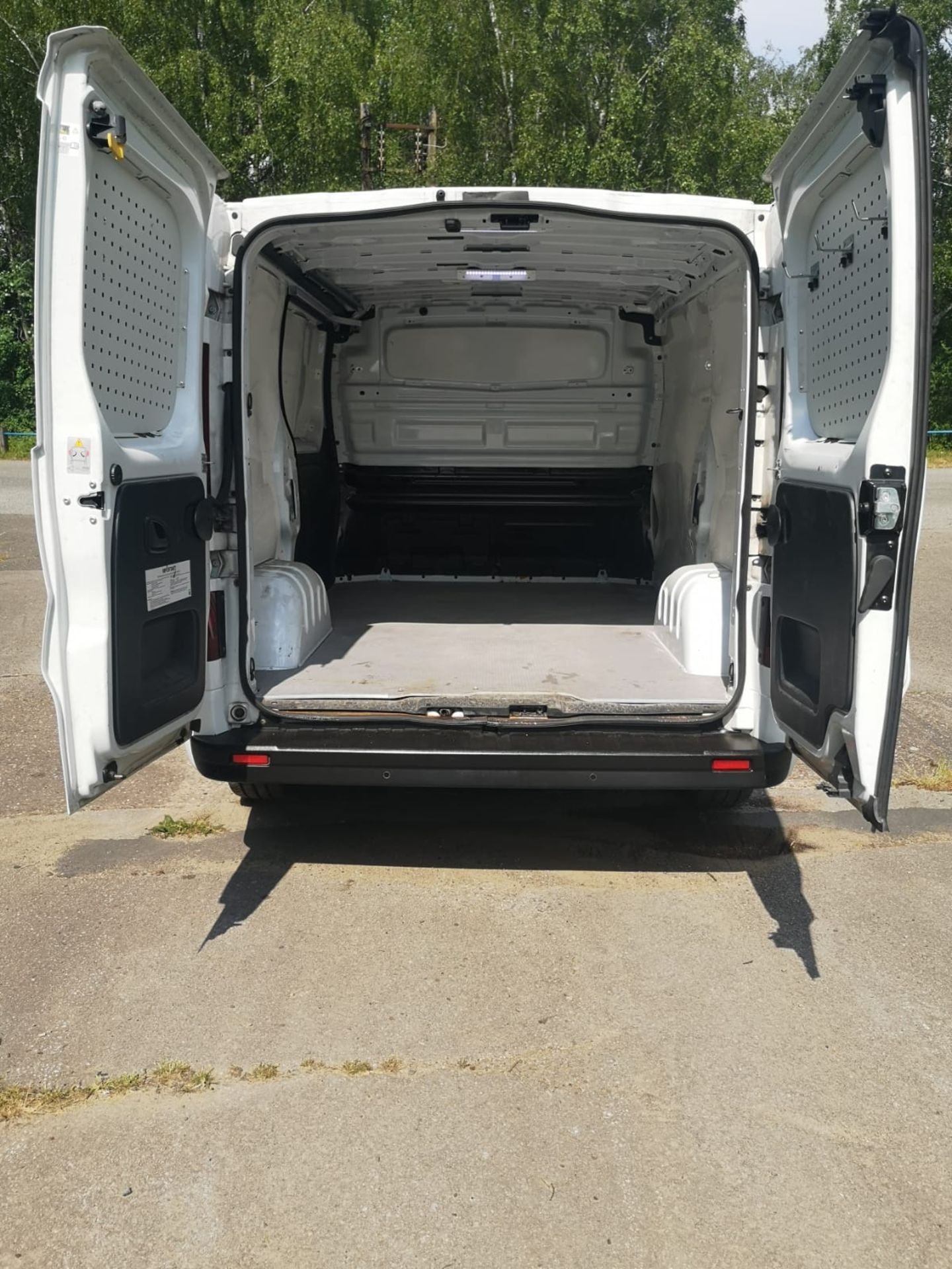 2018/68 REG VAUXHALL VIVARO 2700 LE NAV CDTI BT S/S 1.6 DIESEL PANEL VAN, SHOWING 1 FORMER KEEPER - Image 5 of 17