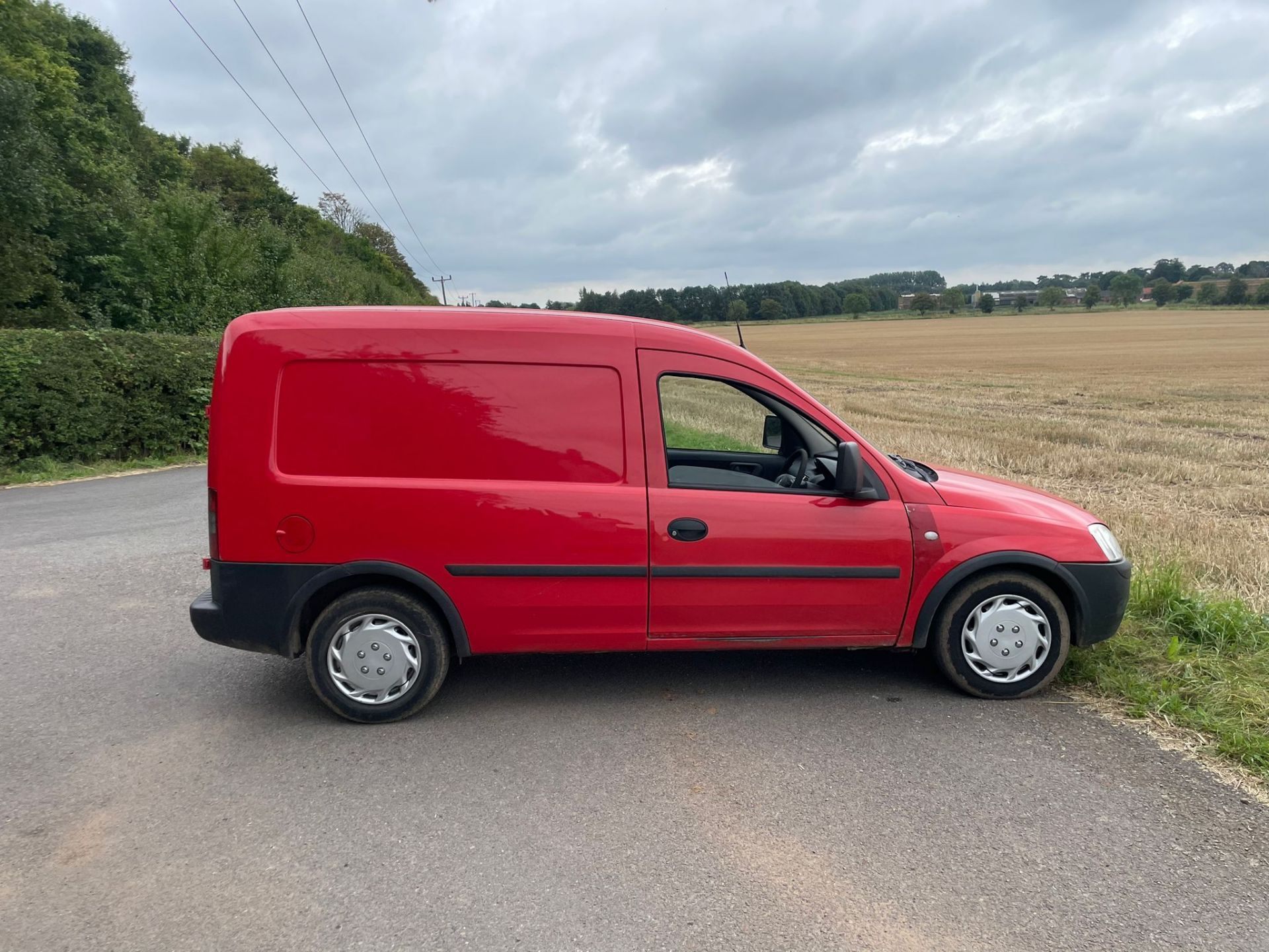 2009/09 REG VAUXHALL COMBO 1700 CDTI 1.2 DIESEL MANUAL PANEL VAN, SHOWING 0 FORMER KEEPERS *NO VAT* - Image 8 of 13