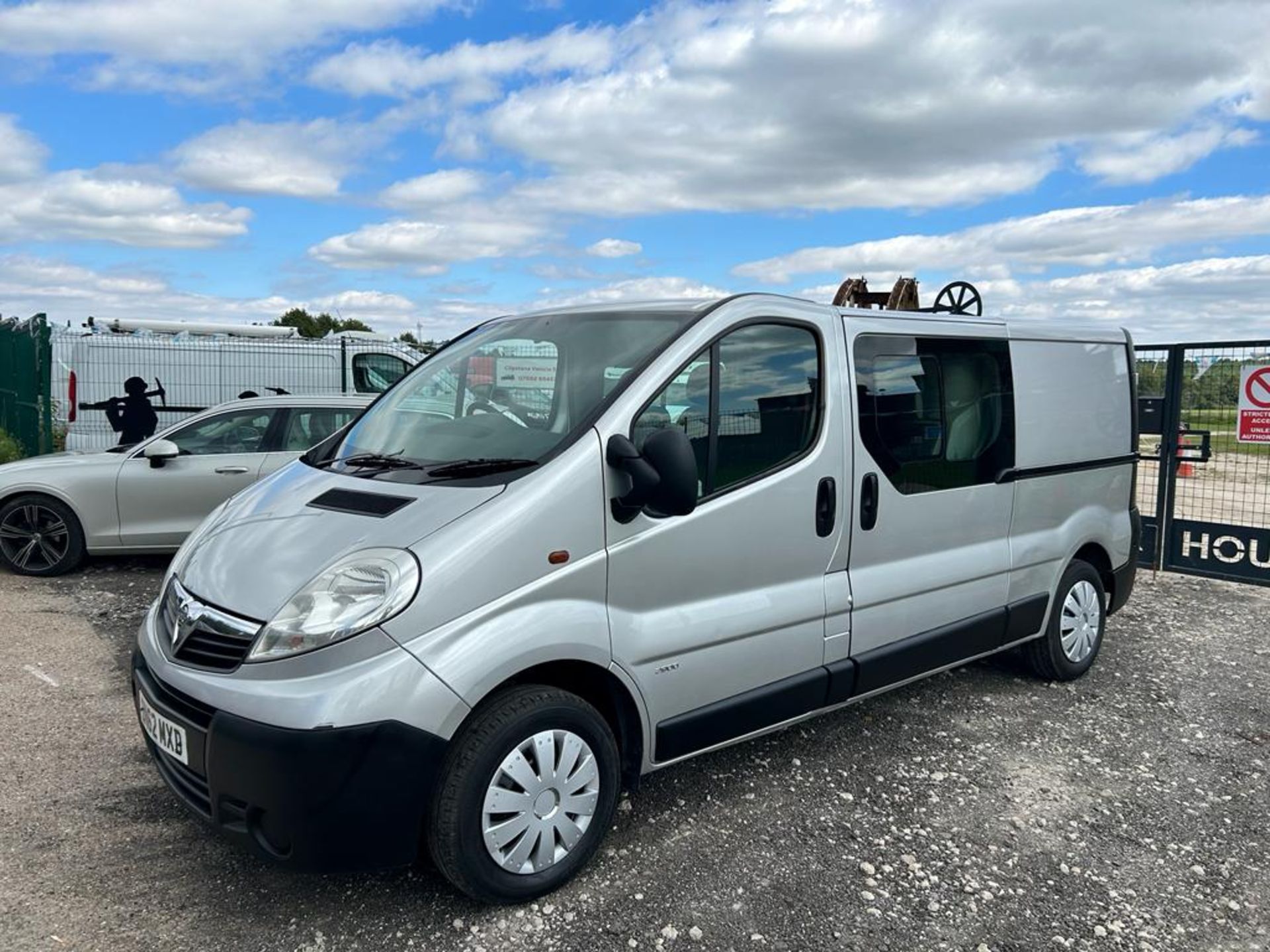 2013 VAUXHALL VIVARO 2900 COMBI CDTI LWB SILVER VAN DERIVED CAR *NO VAT* - Image 3 of 11