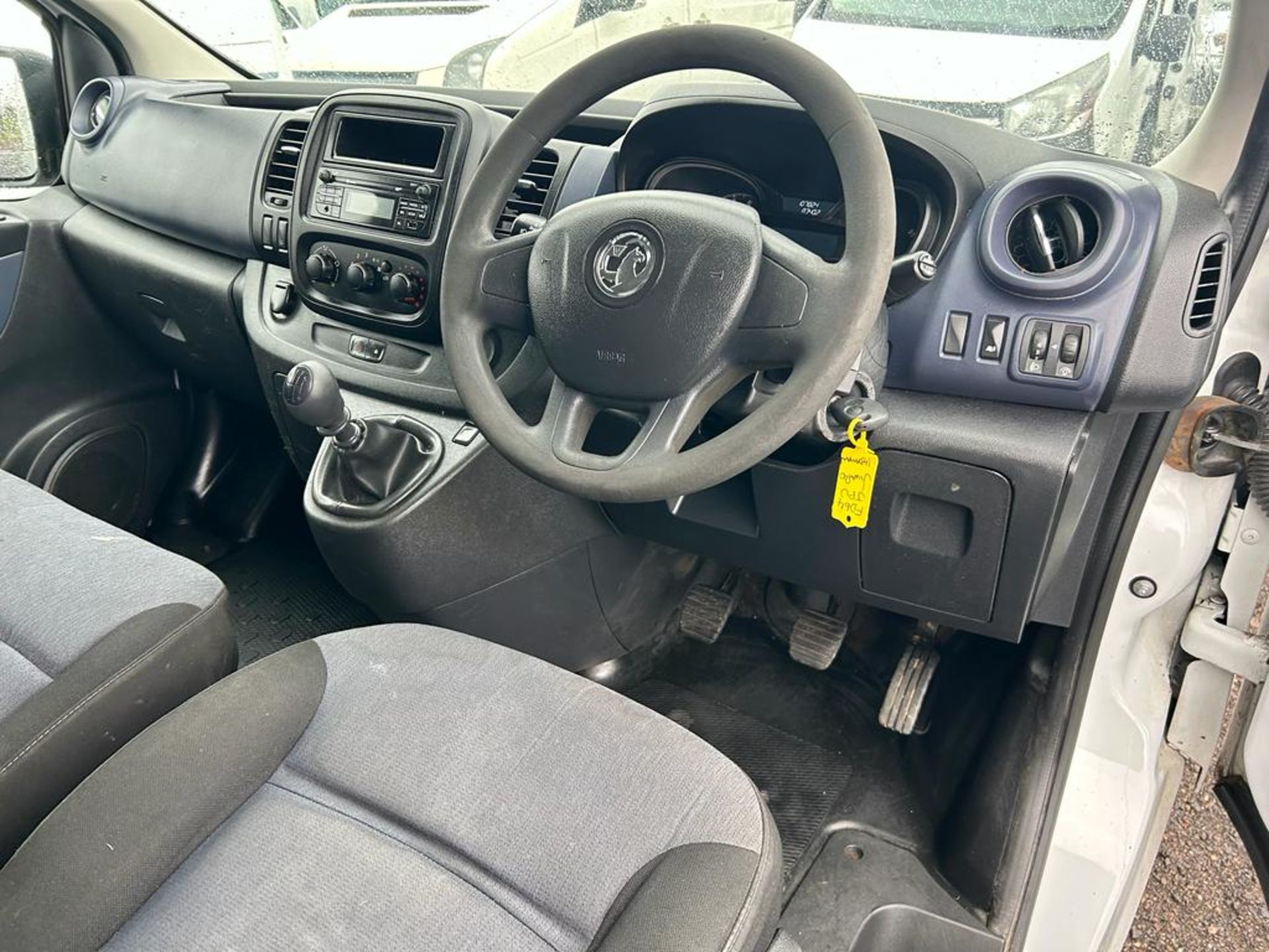 2014 VAUXHALL VIVARO 2900 CDTI ECOFLEX WHITE PANEL VAN *NO VAT* - Image 13 of 17