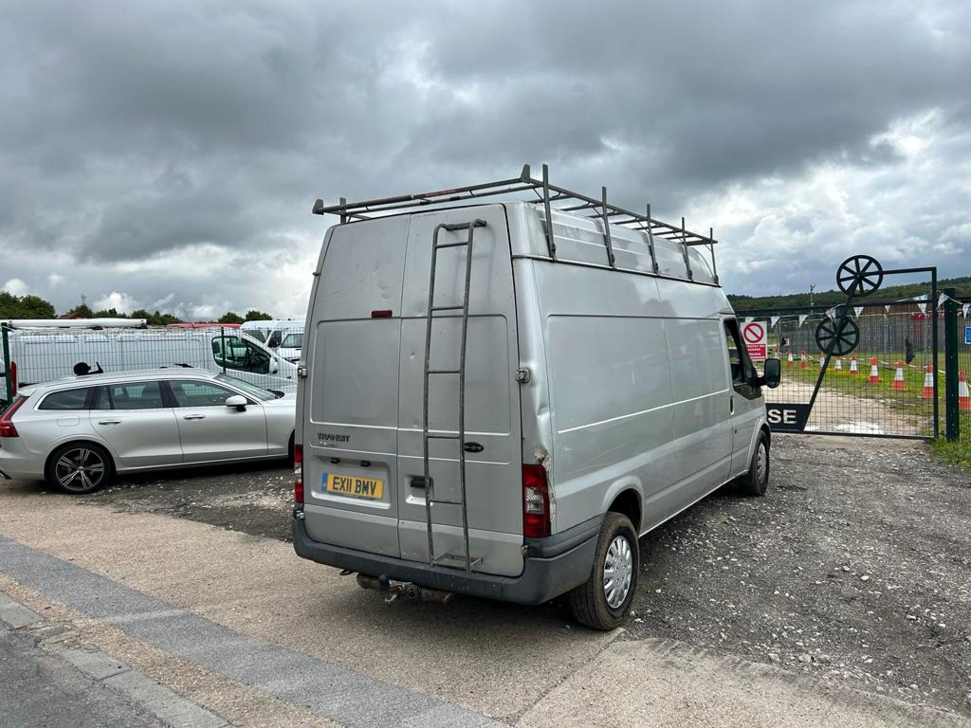 2011 FORD TRANSIT 100 T350L RWD SILVER PANEL VAN *NO VAT* - Image 6 of 12