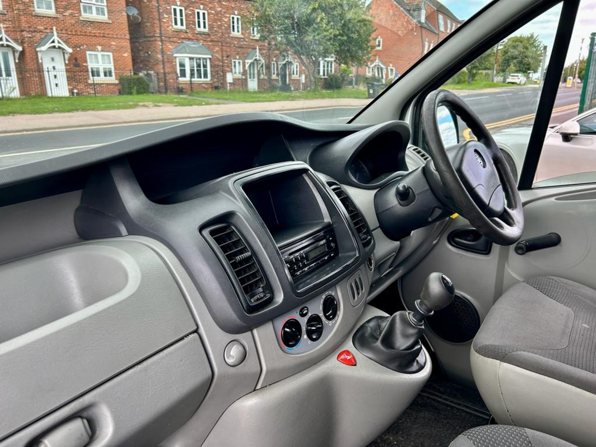 2013 VAUXHALL VIVARO 2900 COMBI CDTI LWB SILVER VAN DERIVED CAR *NO VAT* - Image 8 of 11