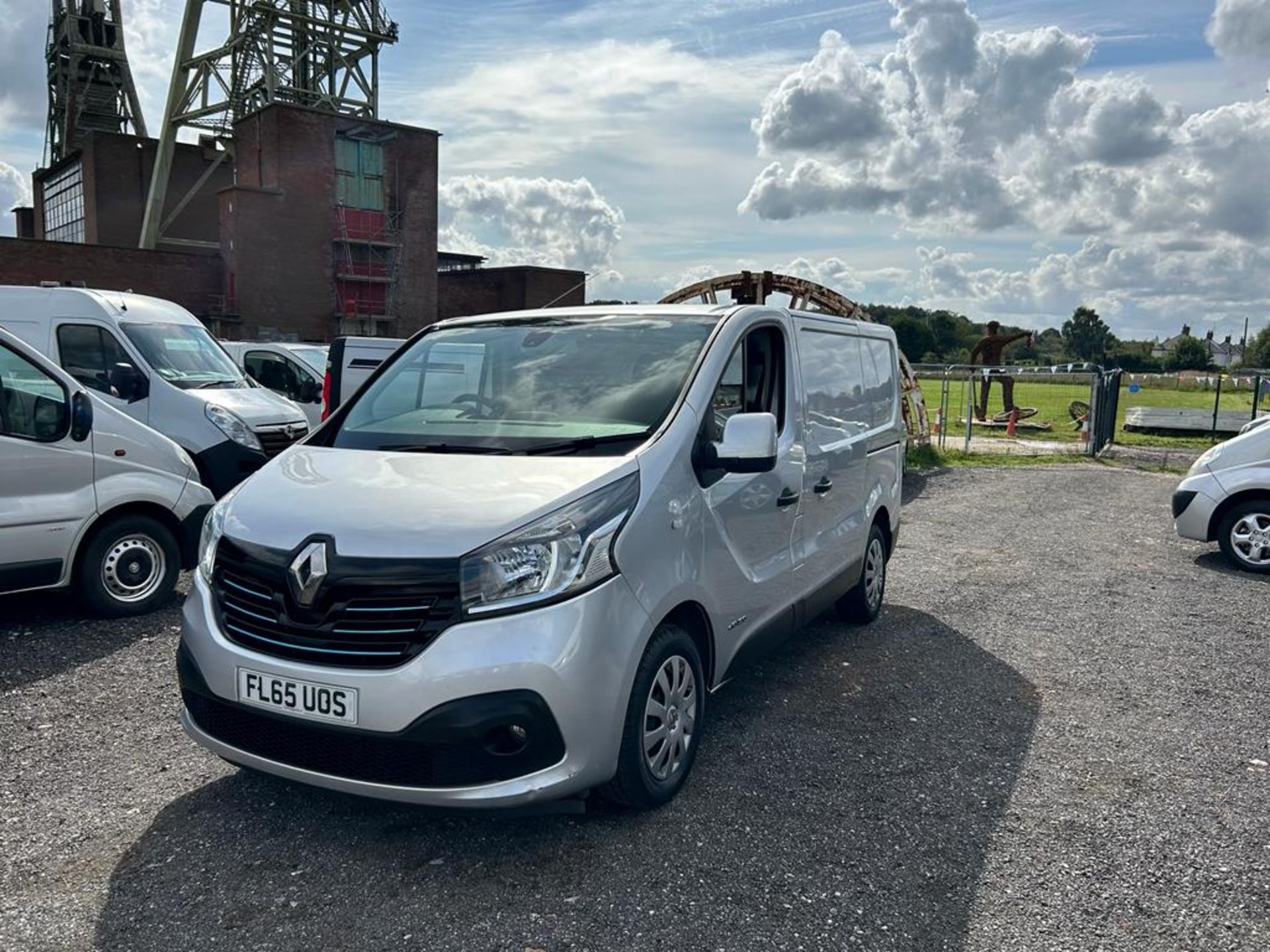 2015 RENAULT TRAFIC SL27 SPORT ENERGY DCI SILVER PANEL VAN *NO VAT* - Image 4 of 14