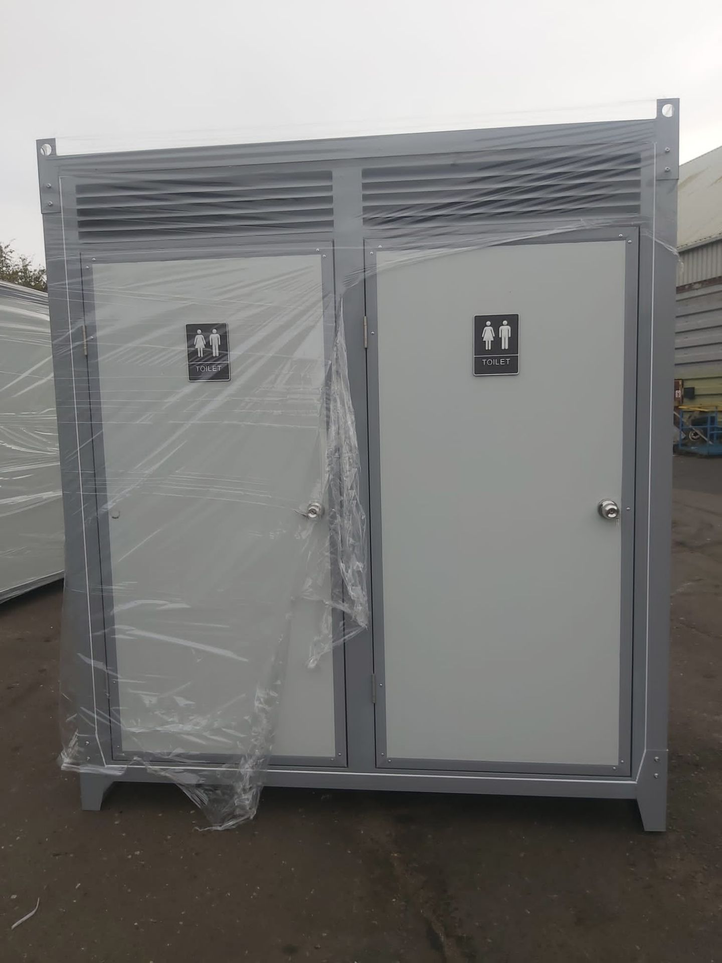 Double Toilet Block 7ft x 4ft Separate WC with basins