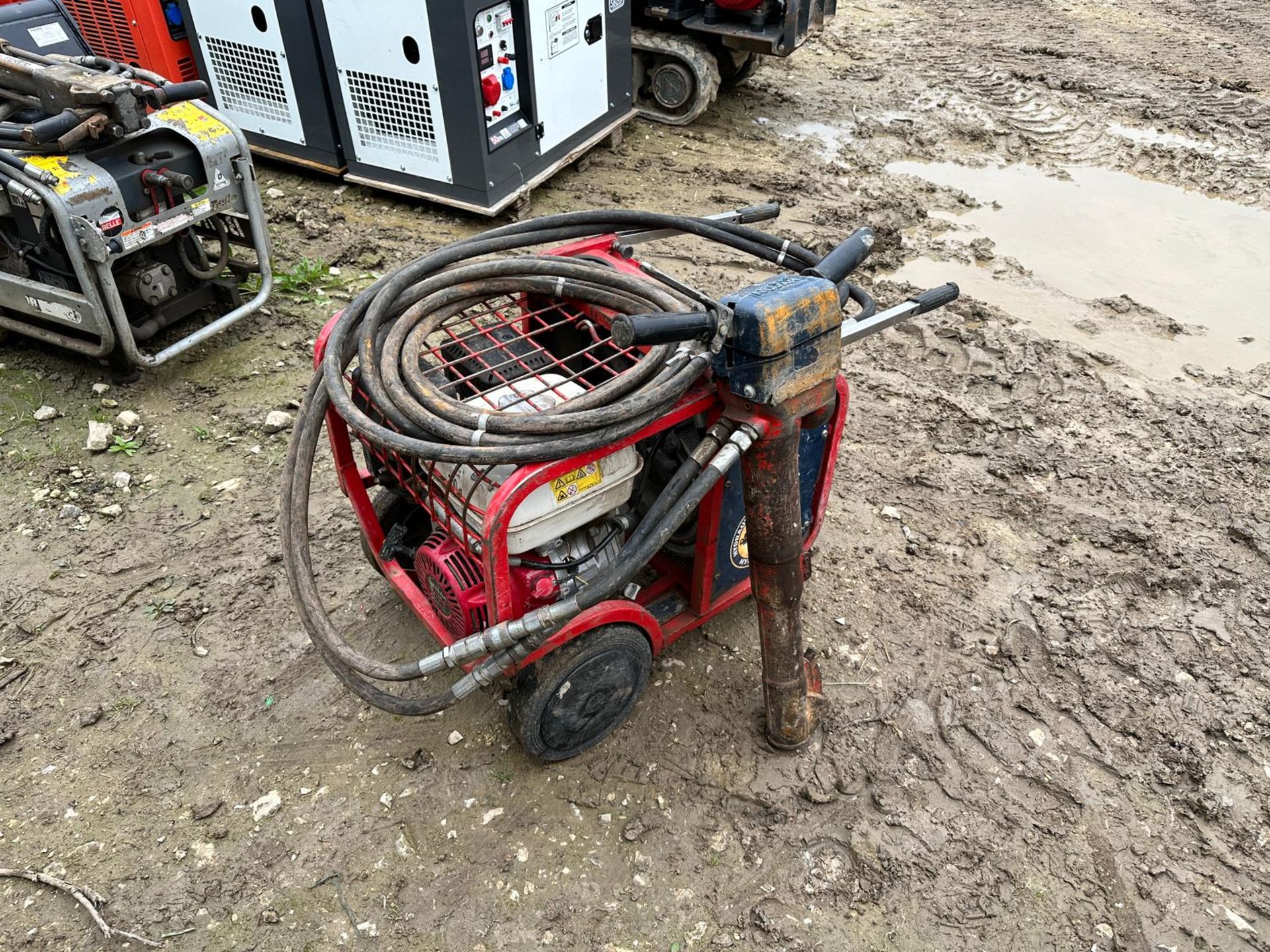 2018 HYCON HPP09 HYDRAULIC POWER PACK WITH HOSE AND BREAKER *PLUS VAT* - Image 3 of 8