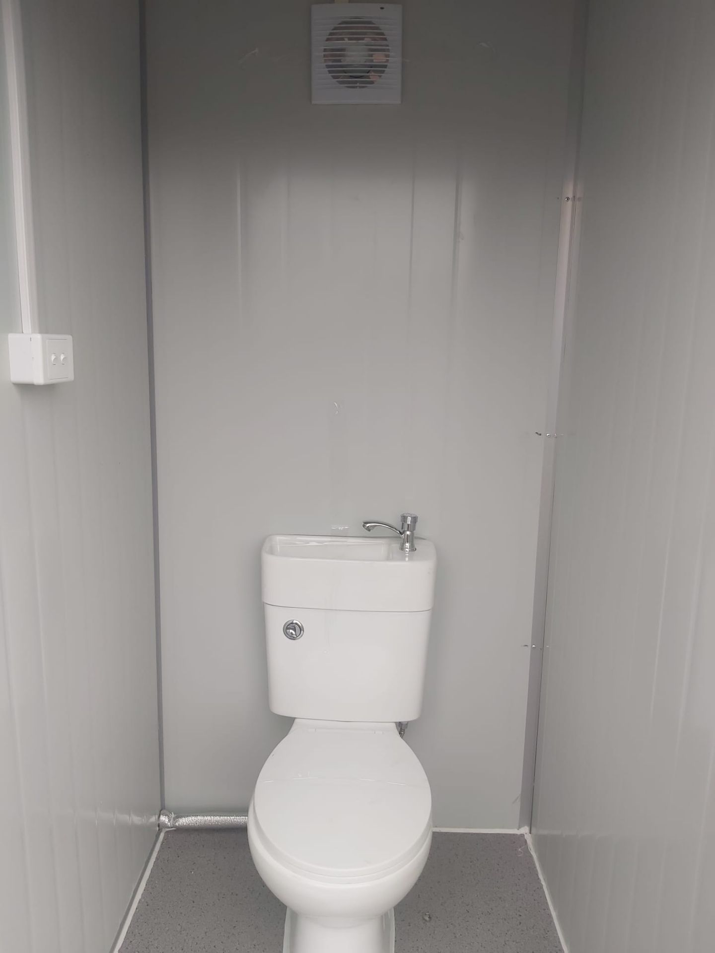 Double Toilet Block 7ft x 4ft Separate WC with basins - Bild 5 aus 7