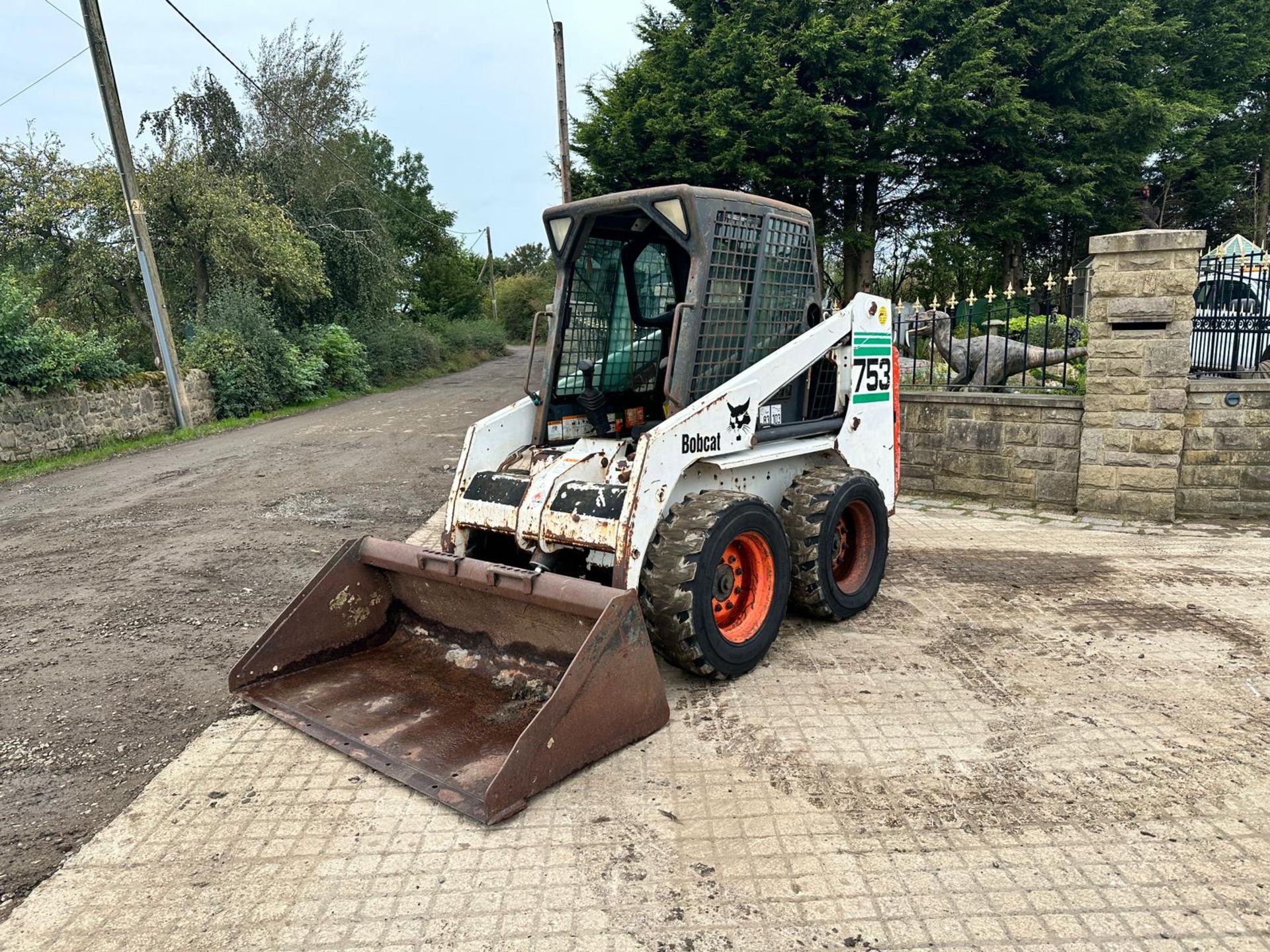 BOBCAT 753 WHEELED SKIDSTEER LOADER WITH BUCKET *PLUS VAT* - Bild 2 aus 16