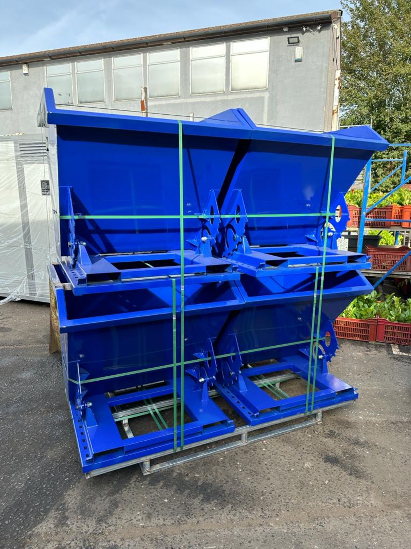 Unused 1CY Tipping Forklift Skips