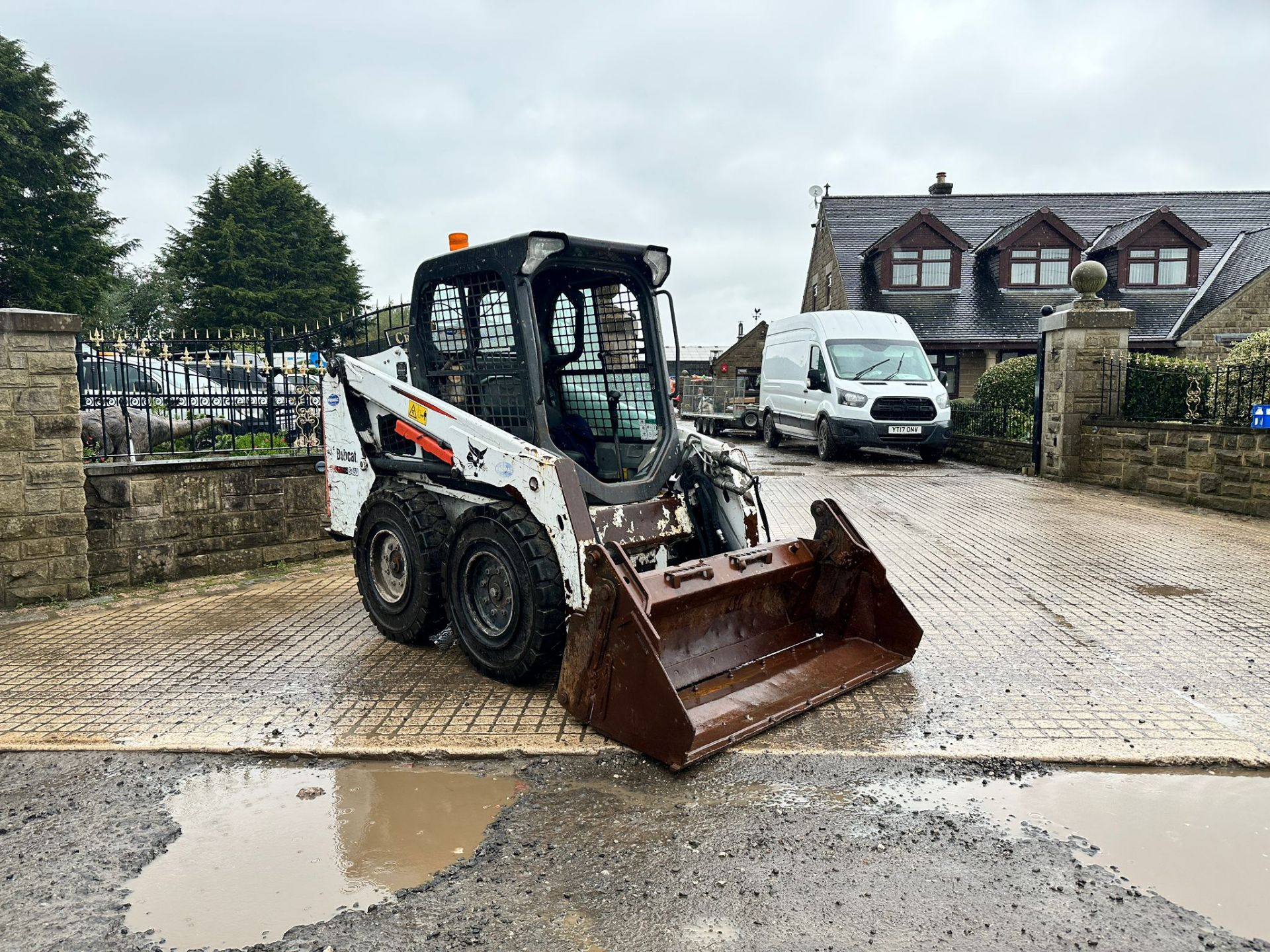 2016 BOBCAT S450 WHEELED SKIDSTEER LOADER WITH 62” BOBCAT 4 IN 1 BUCKET *PLUS VAT*