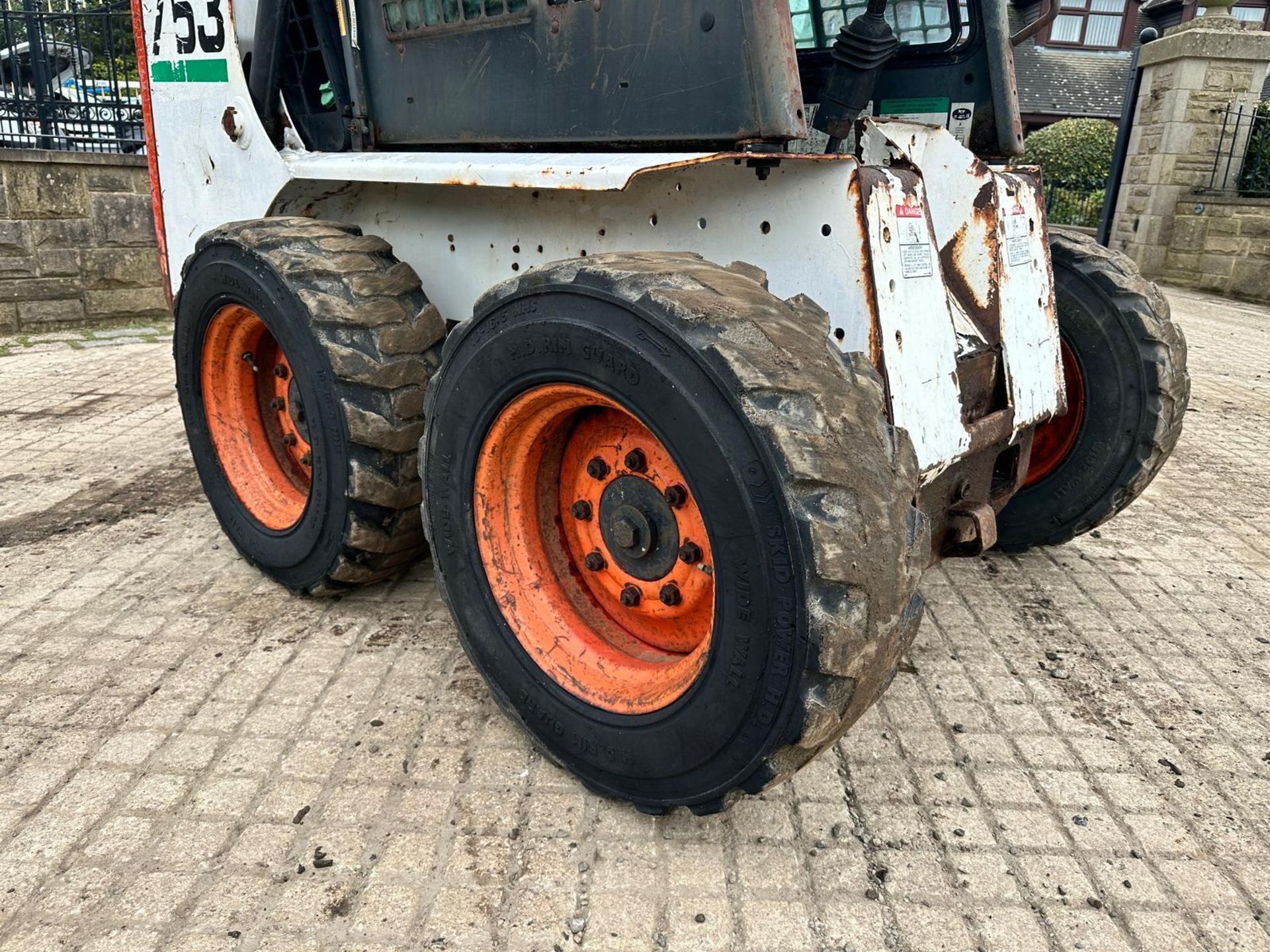 BOBCAT 753 WHEELED SKIDSTEER LOADER WITH BUCKET *PLUS VAT* - Bild 9 aus 16