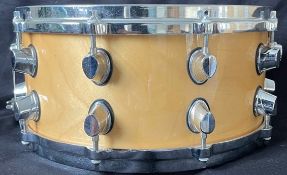 6 ply birch shall snare drum 14x 6" die cast hoops, dampener, 40 wire snare Powerful sounding drum