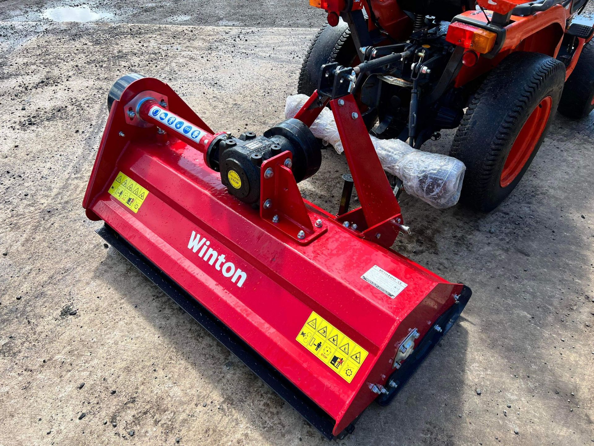 KUBOTA B1610 4WD COMPACT TRACTOR WITH NEW/UNUSED WINTON 1.25 METRE FLAIL MOWER *PLUS VAT* - Image 8 of 16