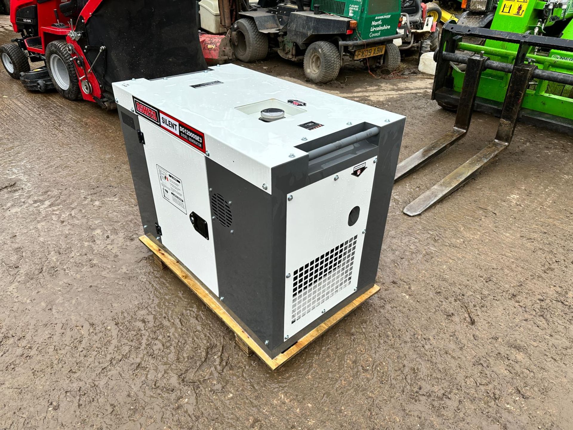 NEW/UNUSED DG12000SE3 SILENT DIESEL GENERATOR *PLUS VAT* - Image 4 of 12