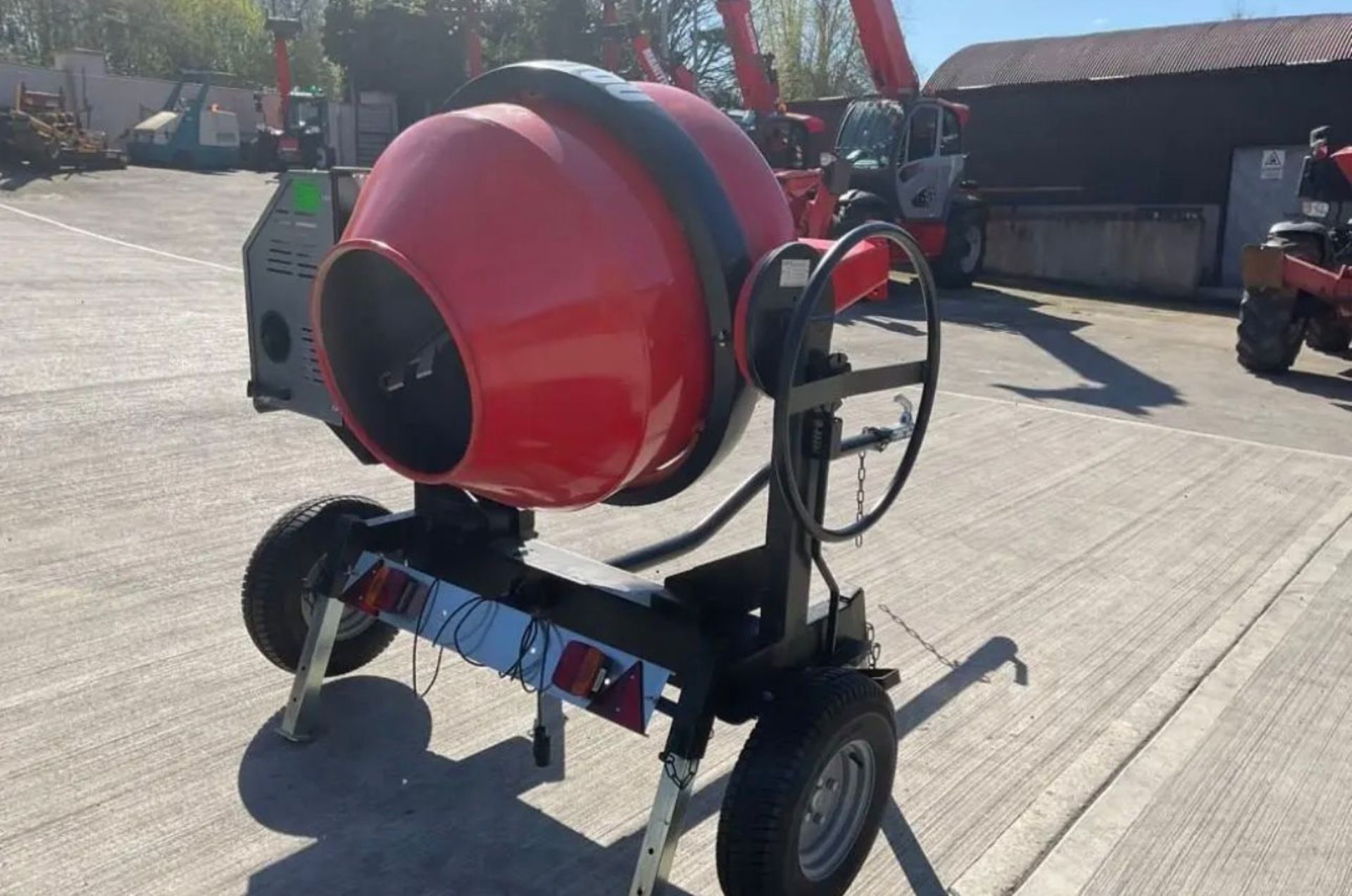 NEW/UNUSED MANITOU CMT400 TOWBEHIND CEMENT MIXER *PLUS VAT* - Image 2 of 10
