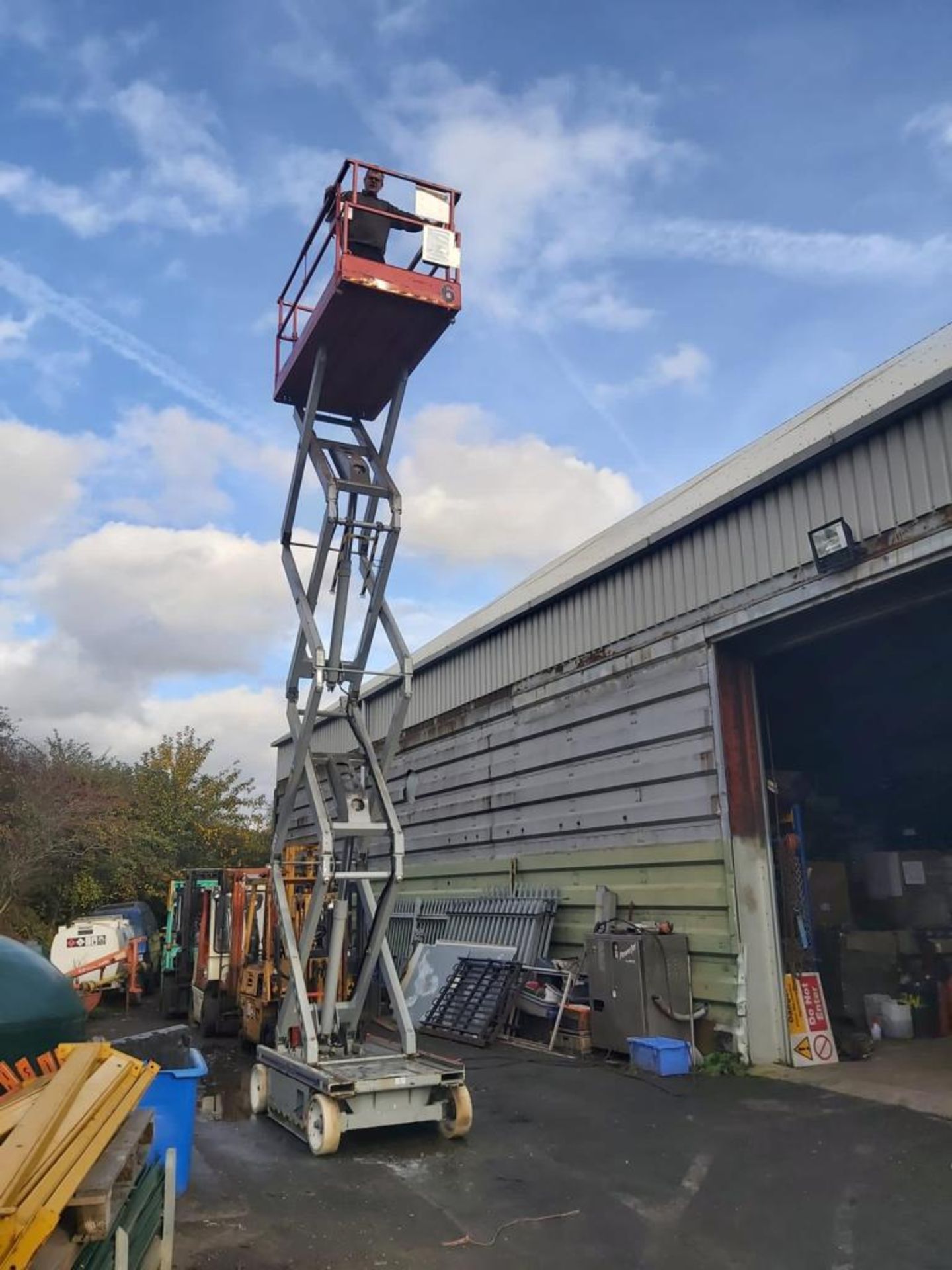 SKYJACK SJIII-4626 ELECTRIC SCISSOR LIFT *PLUS VAT*