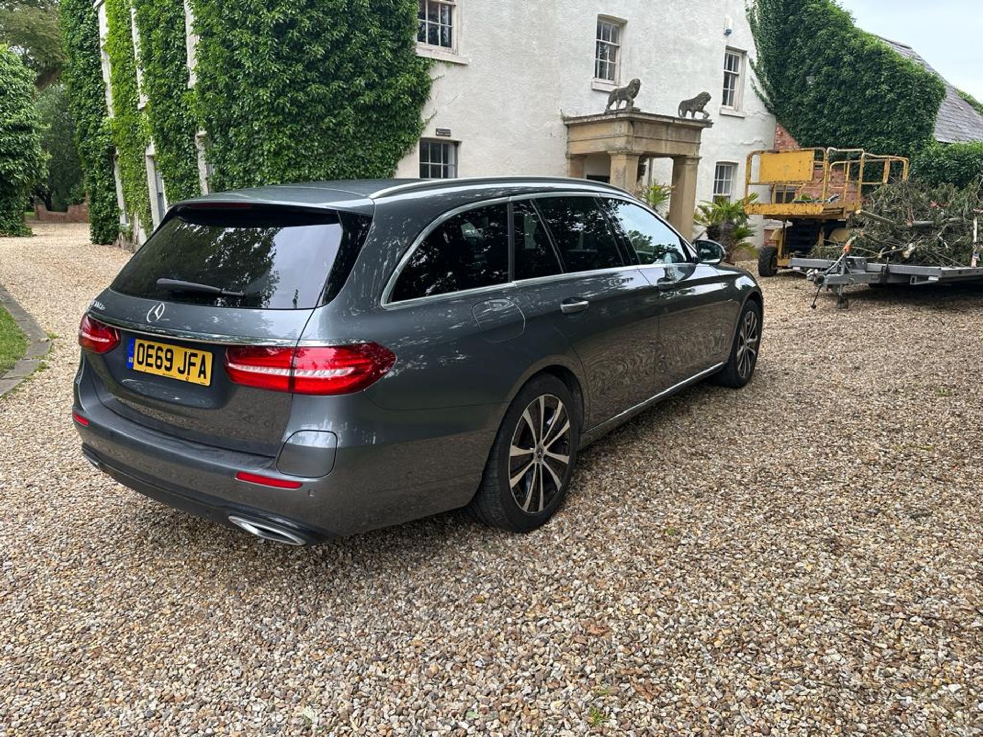 2019 MERCEDES-BENZ E 300 SE DE AUTO GREY ESTATE - DIESEL HYBRID *NO VAT* - Image 6 of 17