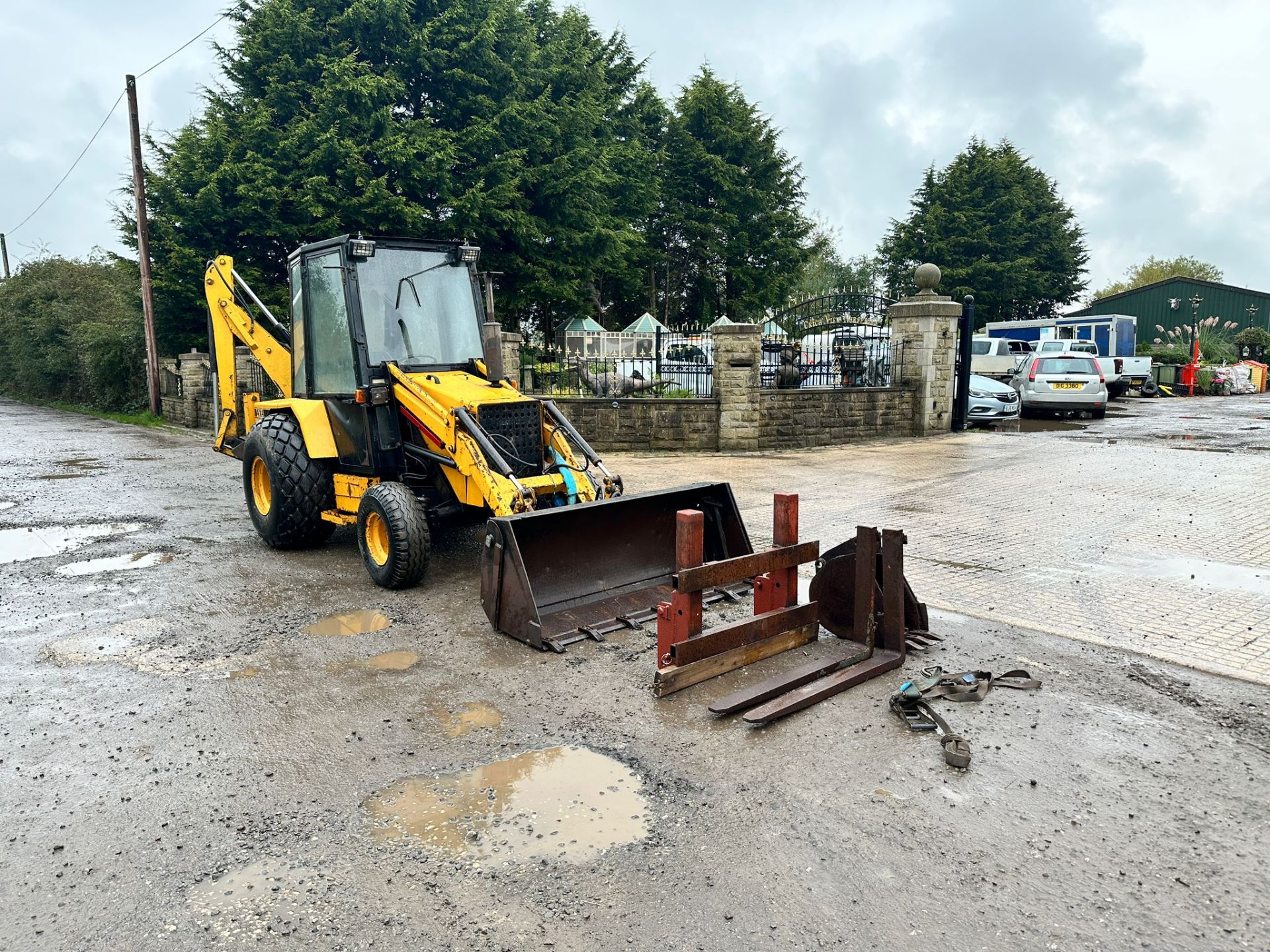 LEWIS BAGDER 4X4 FRONT LOADER BACKHOE *PLUS VAT* - Image 12 of 26