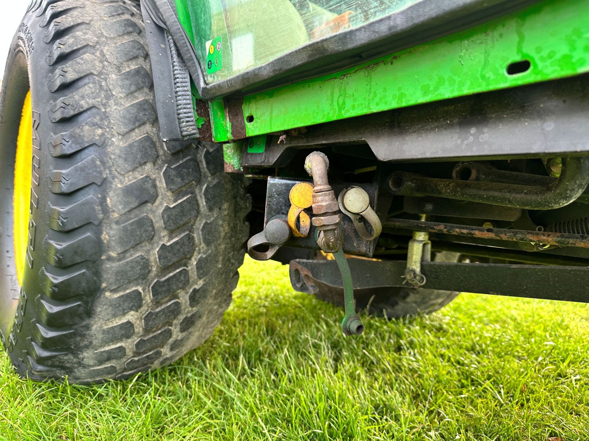 JOHN DEERE 2320 23HP 4WD COMPACT TRACTOR *PLUS VAT* - Image 10 of 17