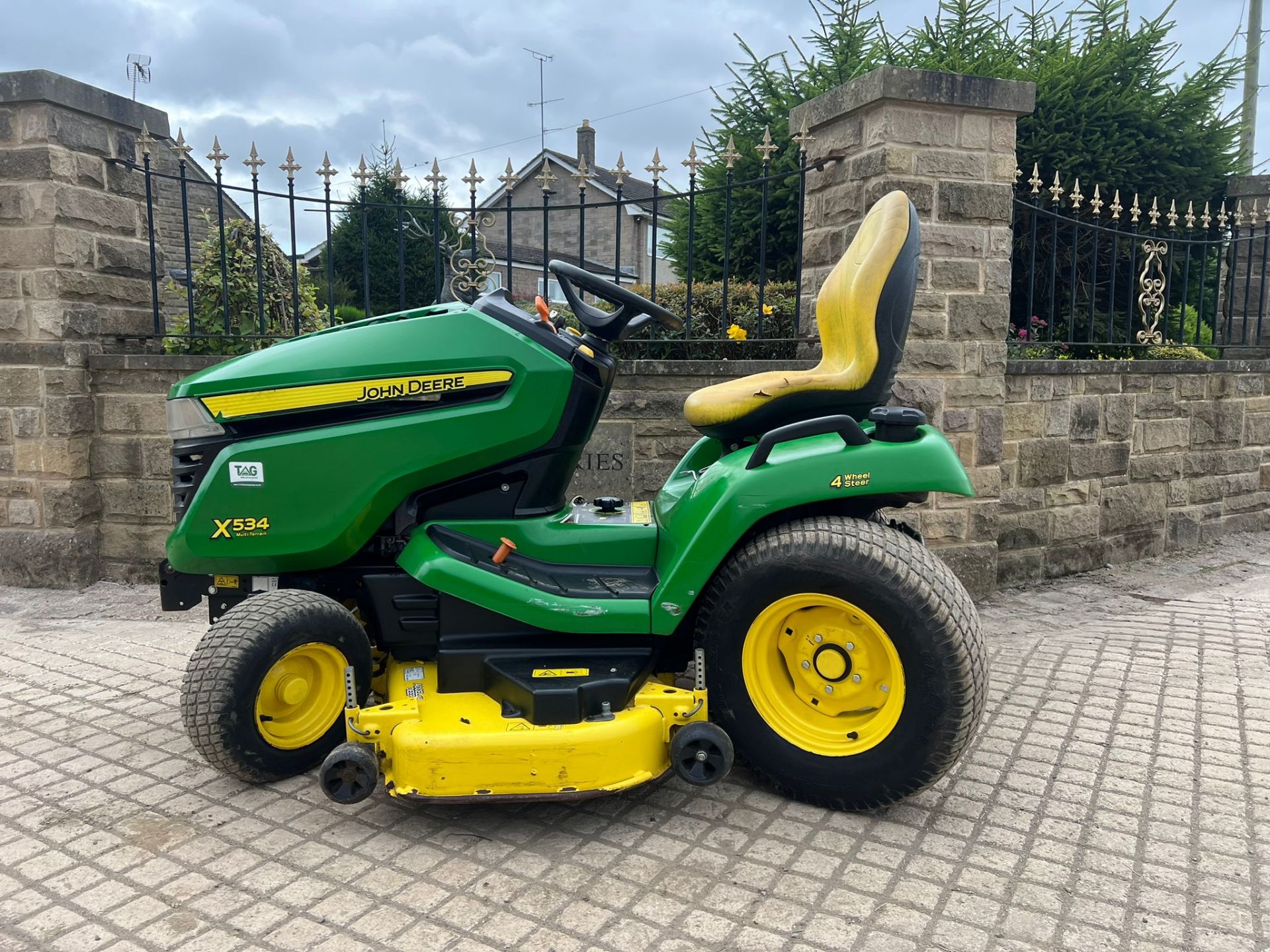 2018 JOHN DEERE X534 4WS RIDE ON MOWER *PLUS VAT* - Image 2 of 12