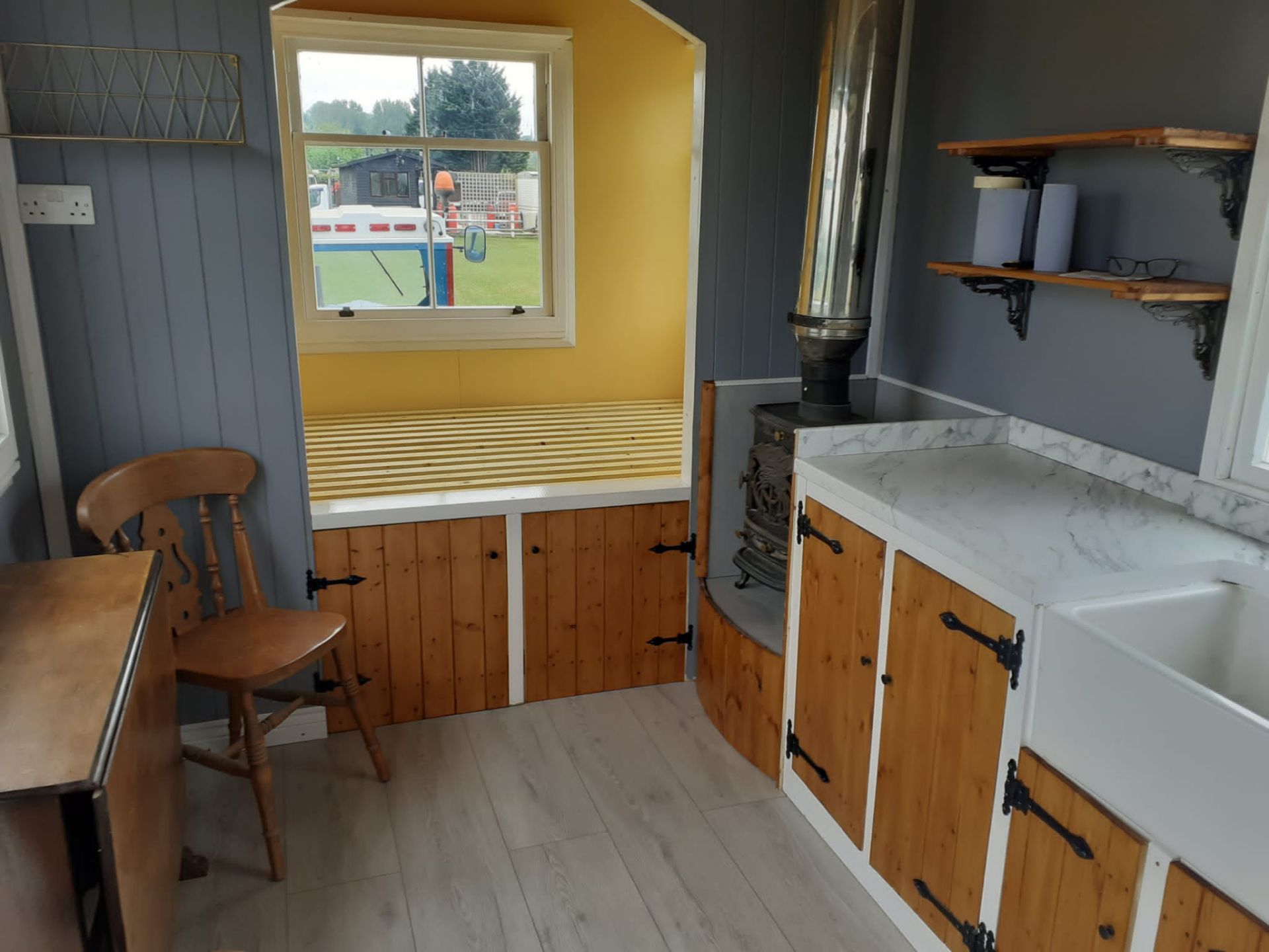 New Shepherd Hut *NO VAT* - Image 11 of 14