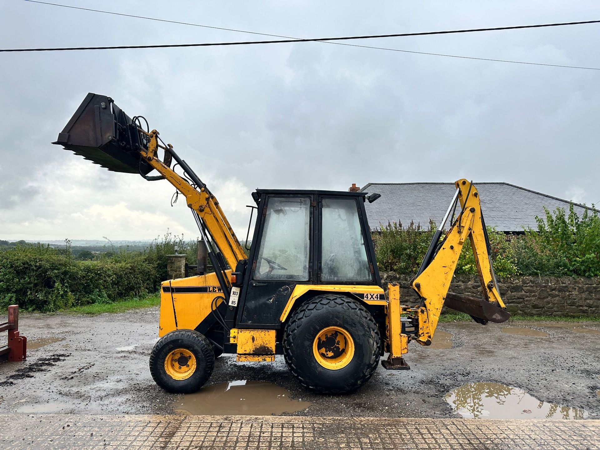 LEWIS BAGDER 4X4 FRONT LOADER BACKHOE *PLUS VAT* - Image 10 of 26