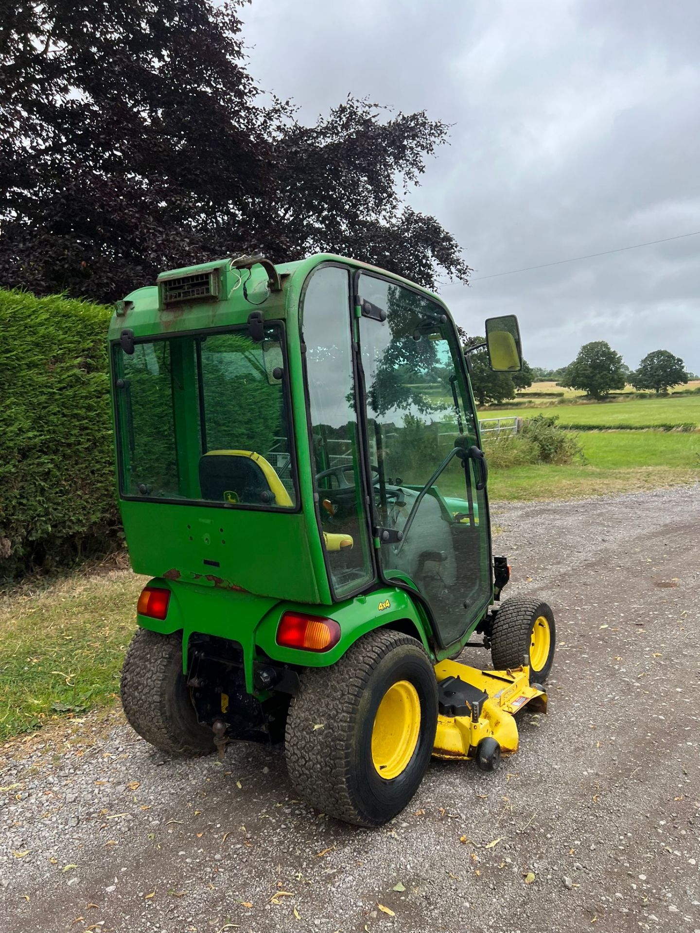 JOHN DEERE X595 DIESEL TRACTOR MOWER 4x4 *PLUS VAT* - Image 4 of 8