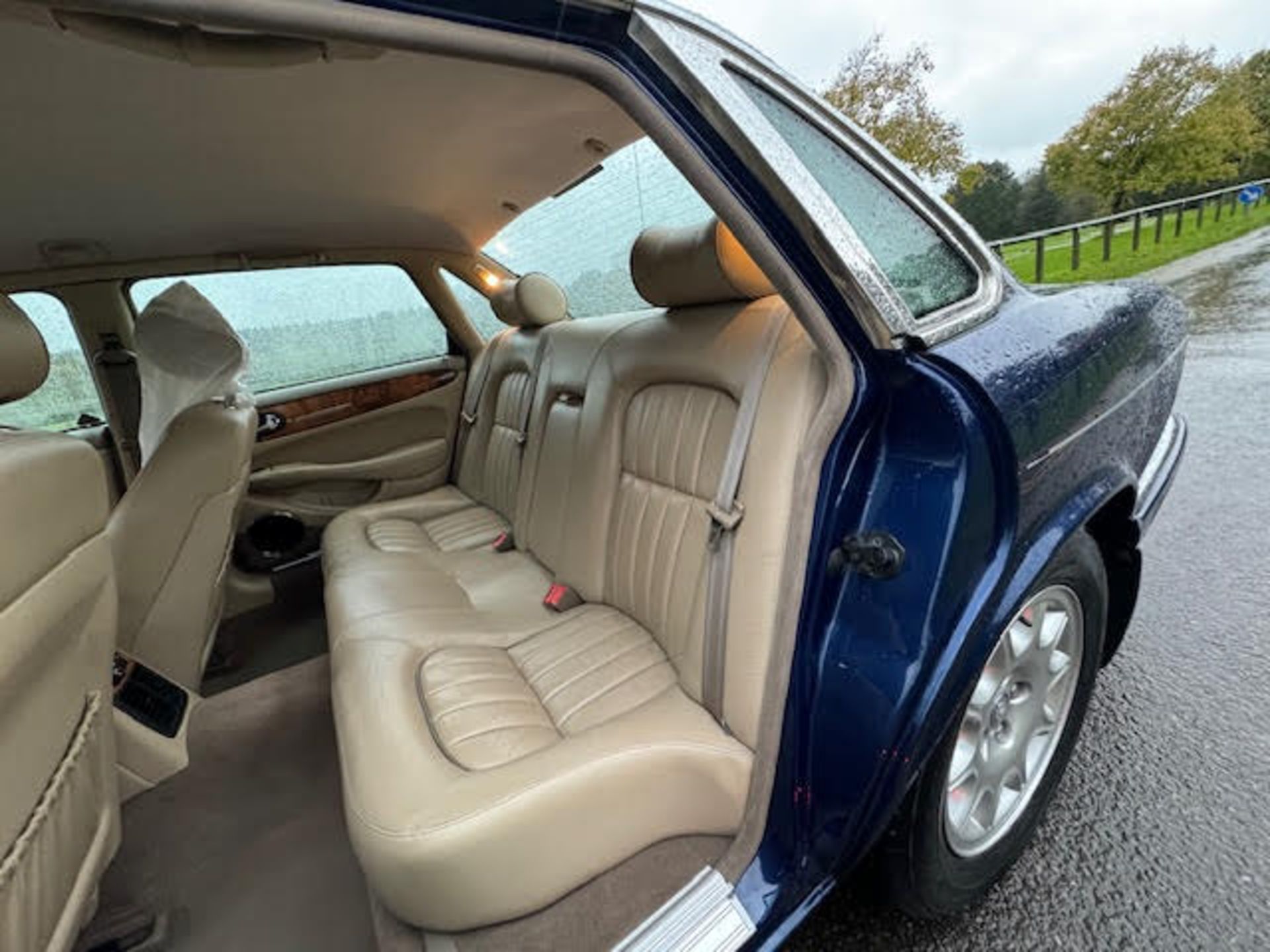 2001 JAGUAR XJ EXECUTIVE AUTO BLUE SALOON *NO VAT* - Image 11 of 11