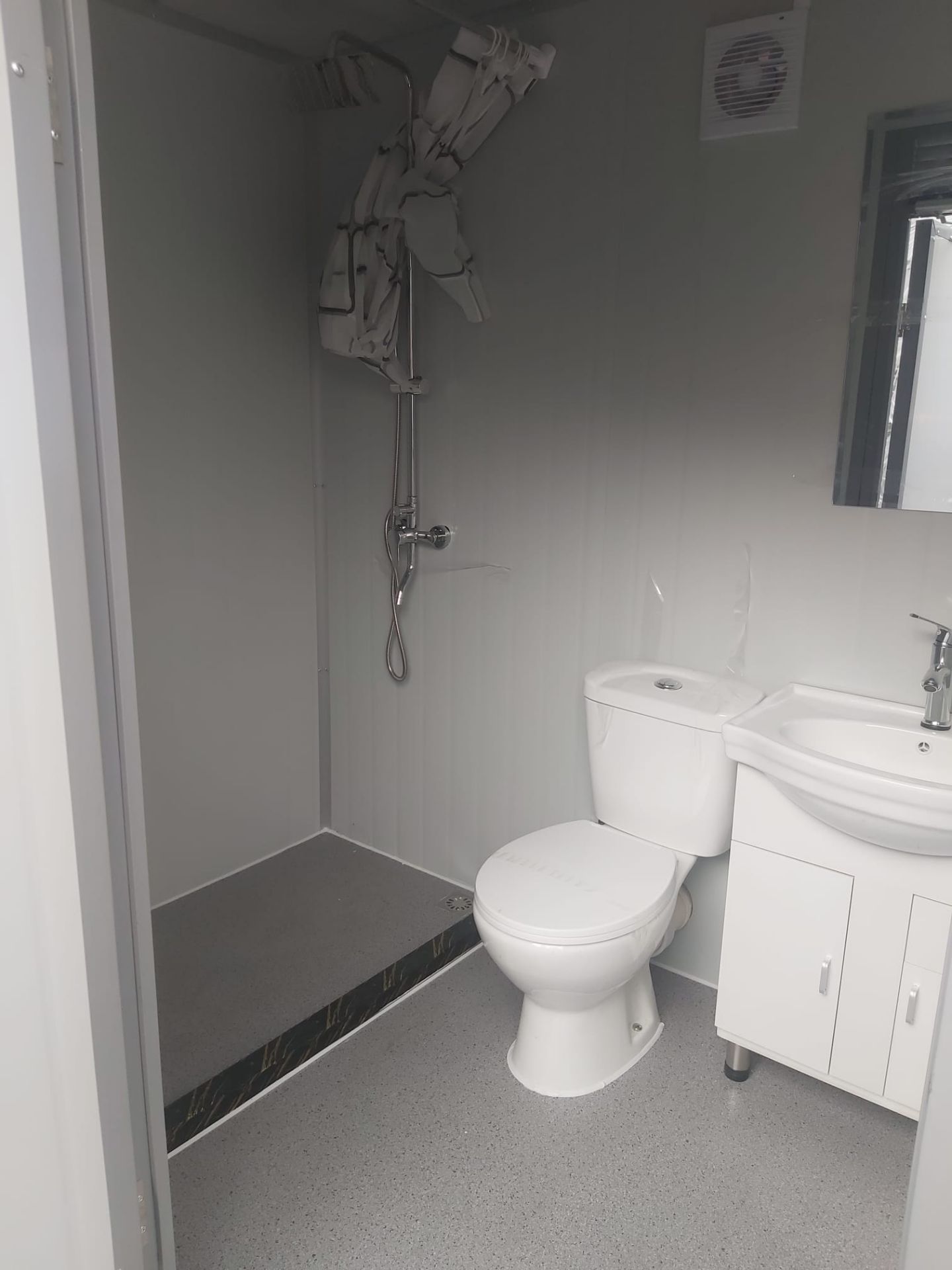 Brand new Shower/Toilet/Basin unit 7ftx5ft - Image 6 of 12