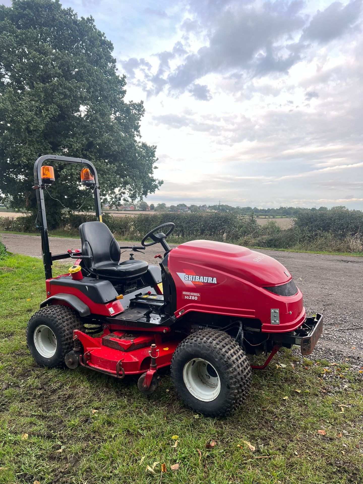 Shibaura SG280 Bank Ride On Lawn Mower *PLUS VAT*