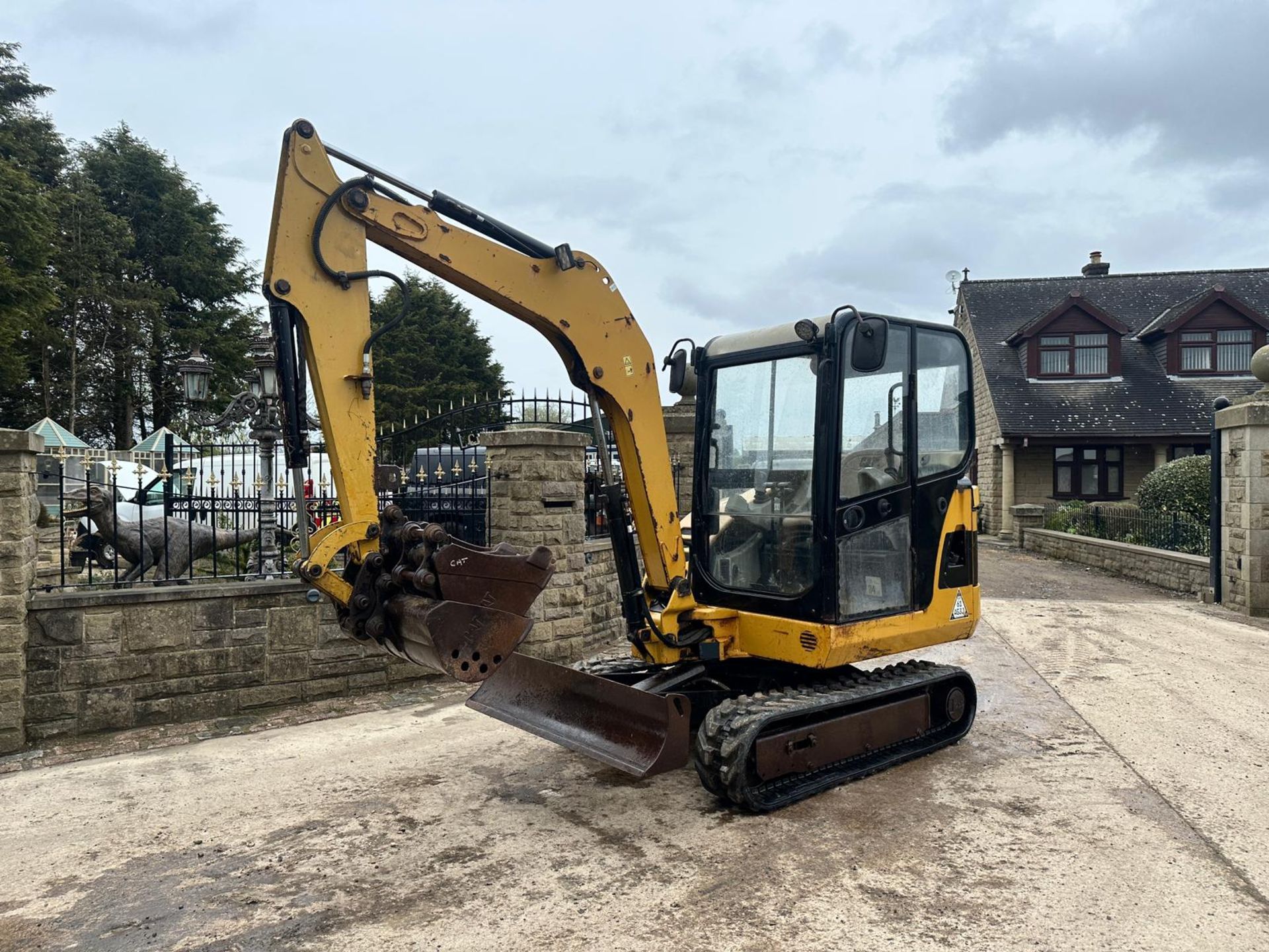 2012 Caterpillar 302.5C 2.8 Ton Mini Digger *PLUS VAT* - Image 5 of 28