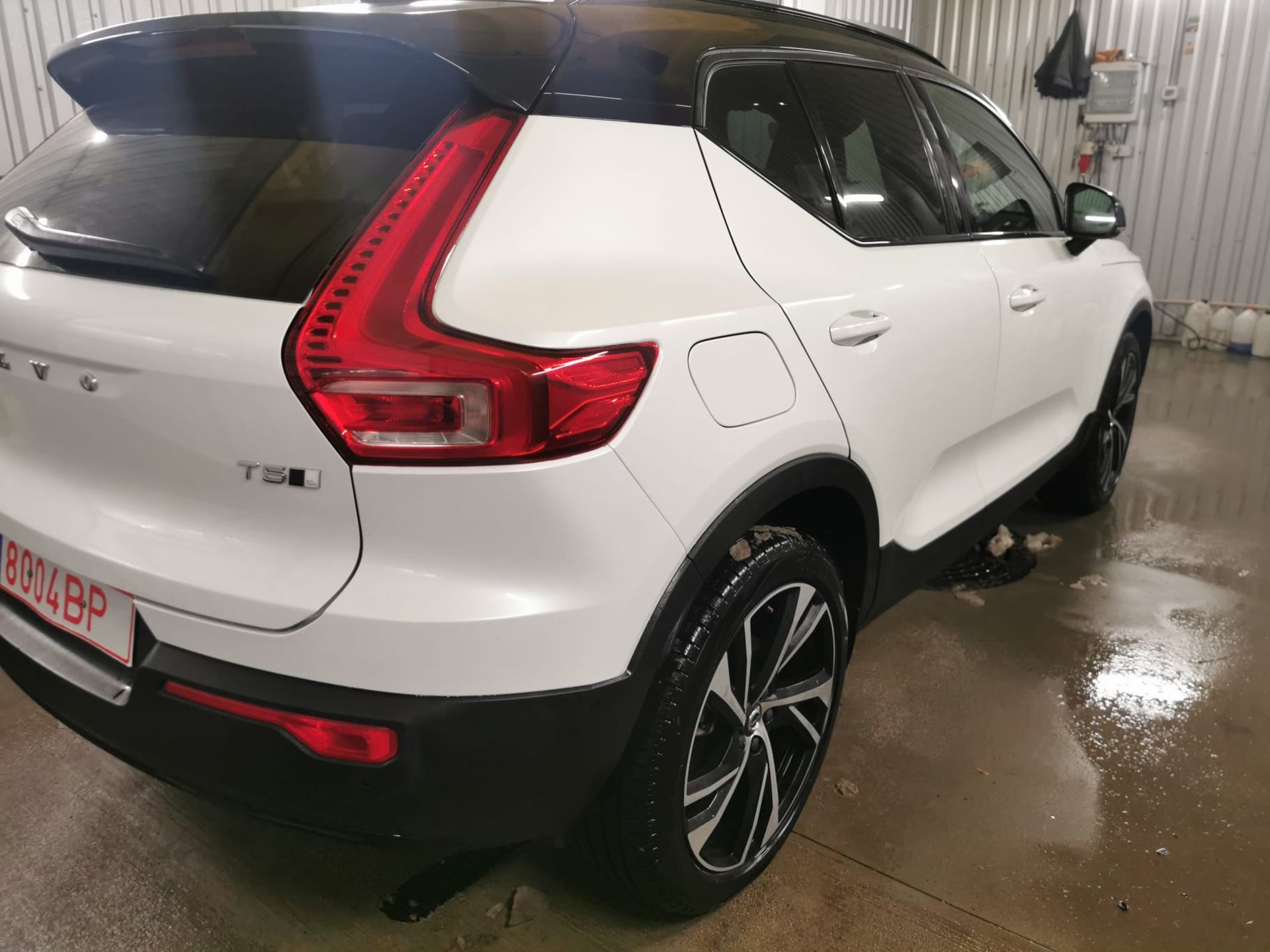 2021 VOLVO XC40 WHITE SUV ESTATE *NO VAT* - Image 7 of 17