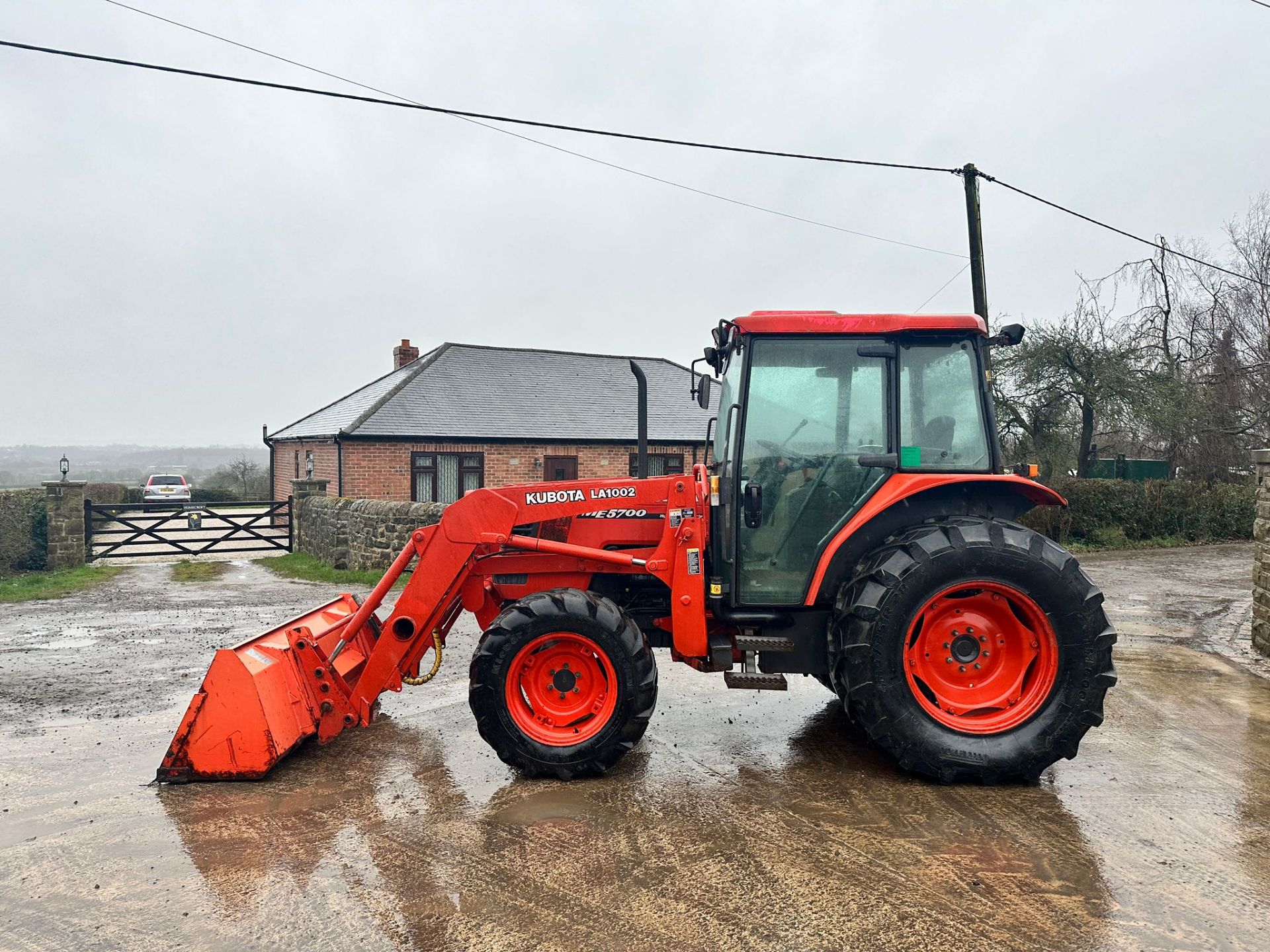 56 Reg. Kubota ME5700 4WD Tractor With Front Loader And Bucket *PLUS VAT* - Image 5 of 29