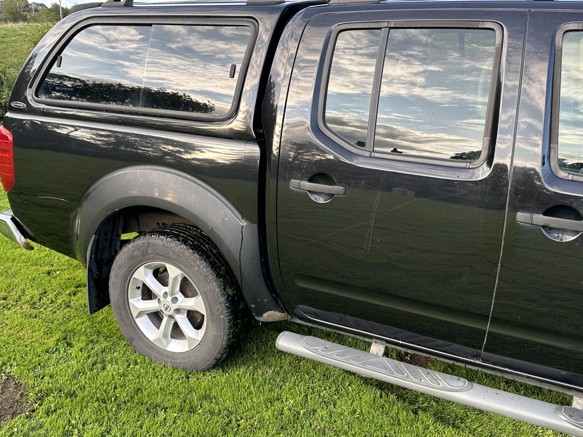 2009 NISSAN NAVARA OUTLAW D40 PICKUP WITH CARRYBOY TOP, TOWBAR 6SP AIR CON - Image 9 of 32