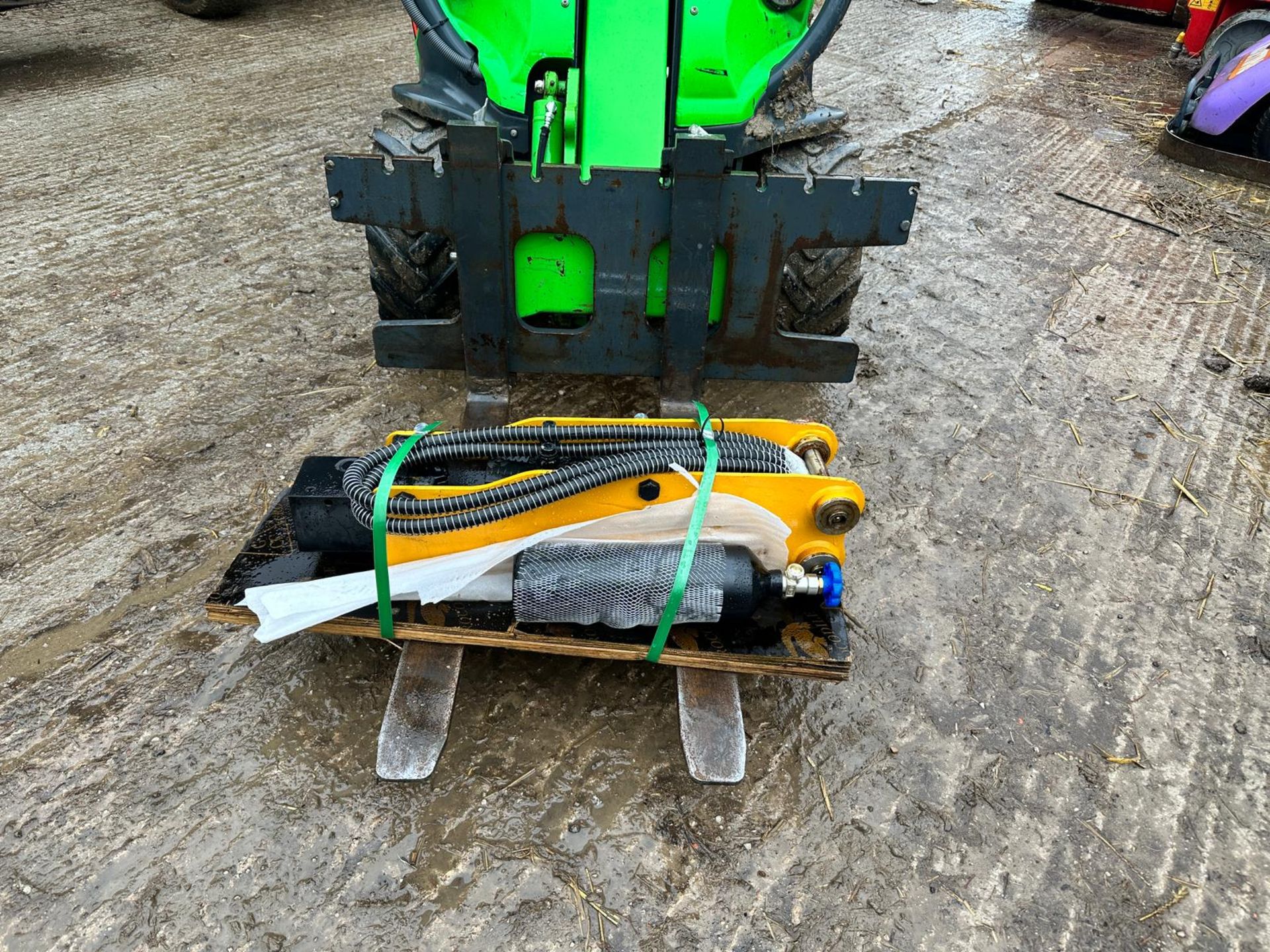 NEW/UNUSED JPC HT12 MINI EXCAVATOR BUNDLE! ROCK BREAKER AND BUCKET *PLUS VAT* - Image 15 of 15