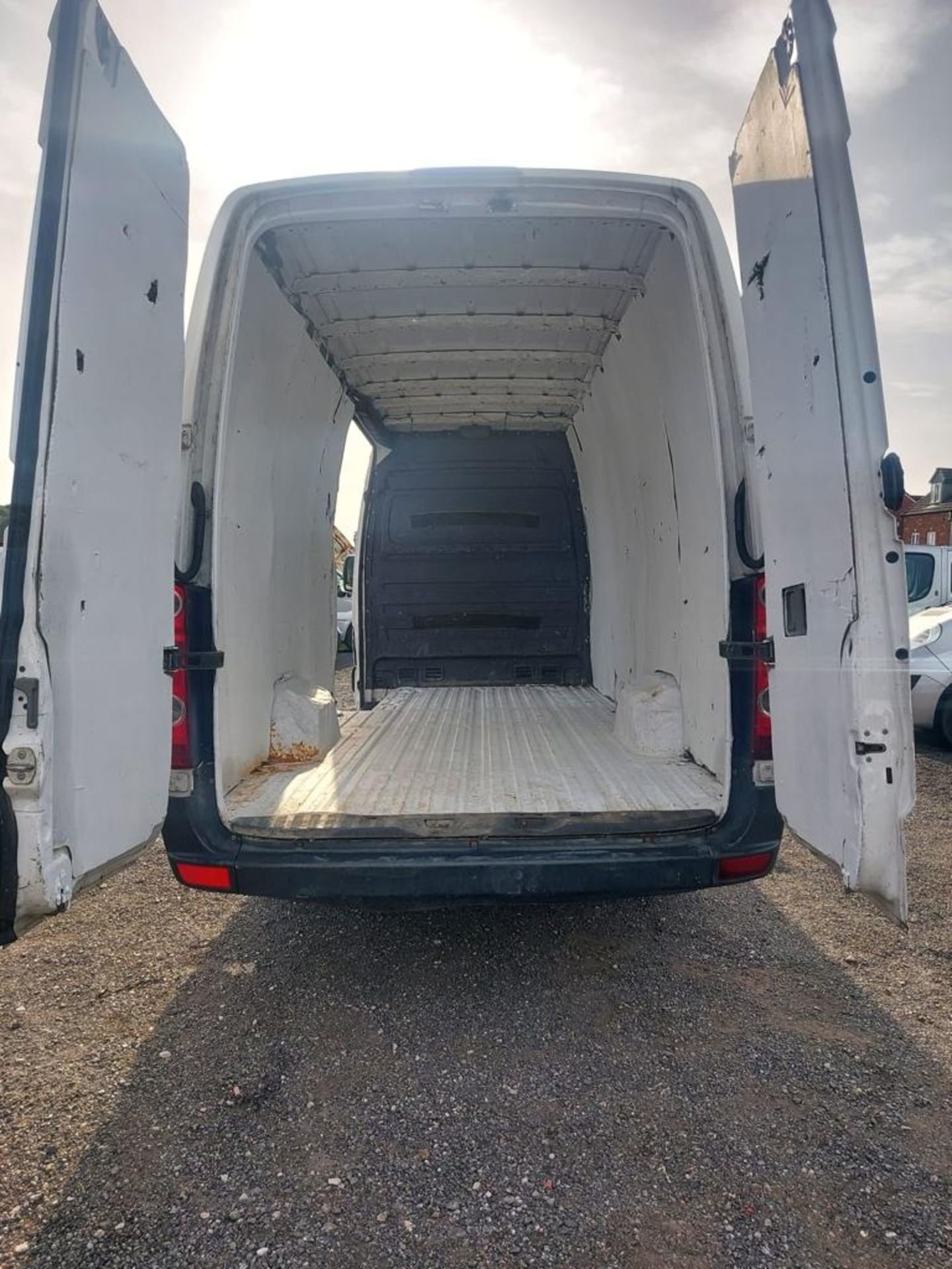 2013 VOLKSWAGEN CRAFTER CR35 TDI 136 LWB WHITE PANEL VAN *NO VAT* - Image 8 of 13