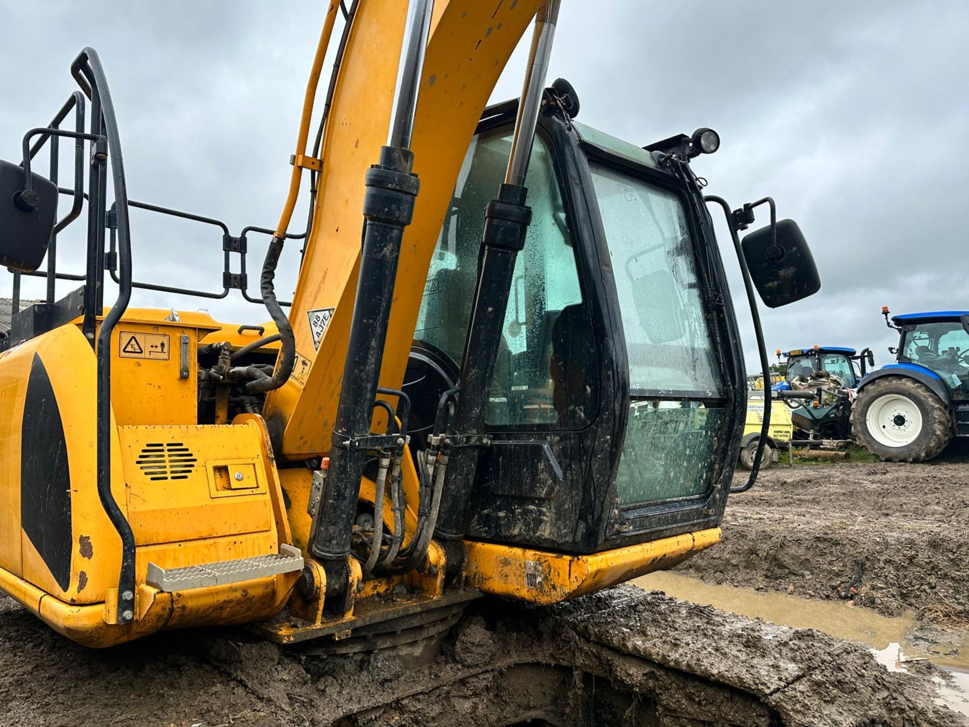 2014 JCB JS130LC T4i EXCAVATOR - 3383 HOURS! *PLUS VAT* - Image 15 of 22