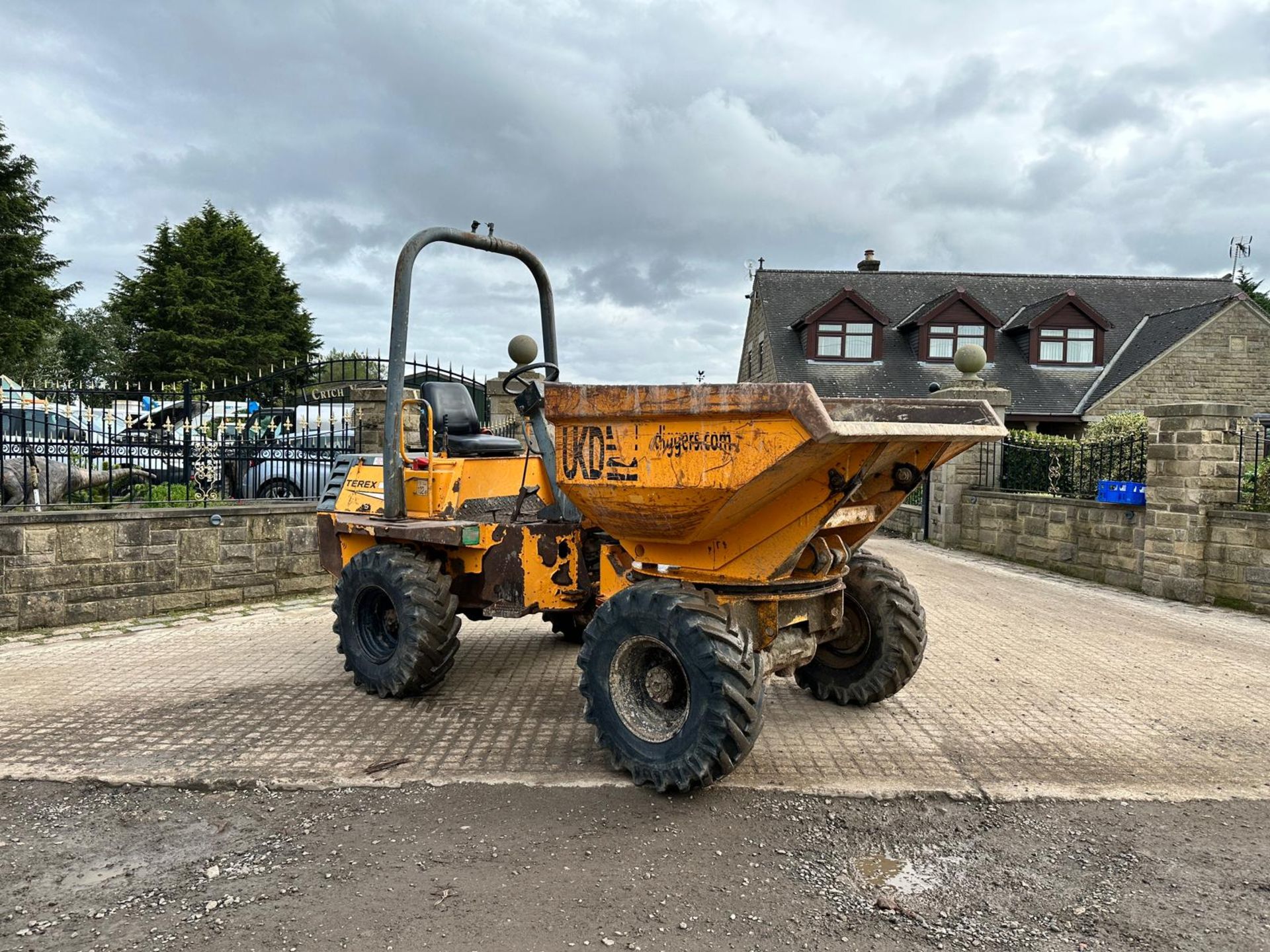 TEREX/BENFORD PS3000 3 TON SWIVEL SKIP DUMPER *PLUS VAT* - Image 3 of 16