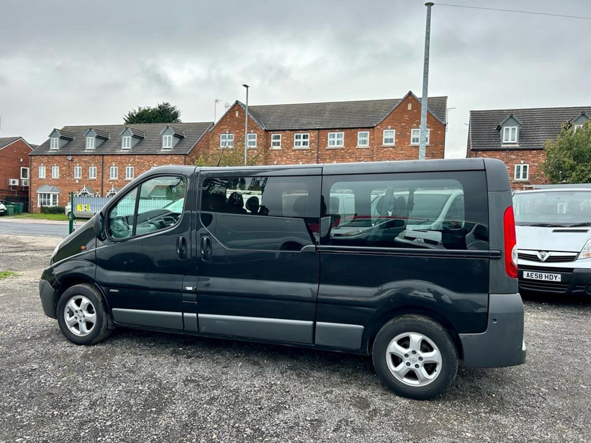 2014 VAUXHALL VIVARO 2900 COMBI CDTI LWB BLACK VAN DERIVED CAR *NO VAT* - Image 4 of 16